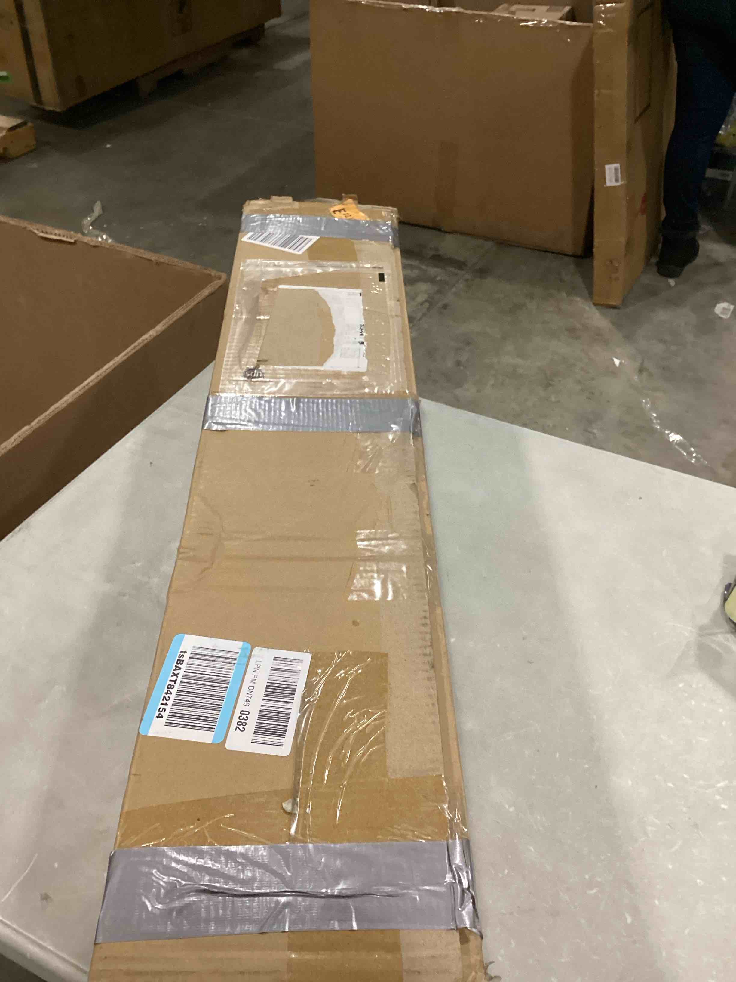 https://s3.amazonaws.com/lotting-images-prod/bidfta/YEL6804707_1738248804985.jpeg
