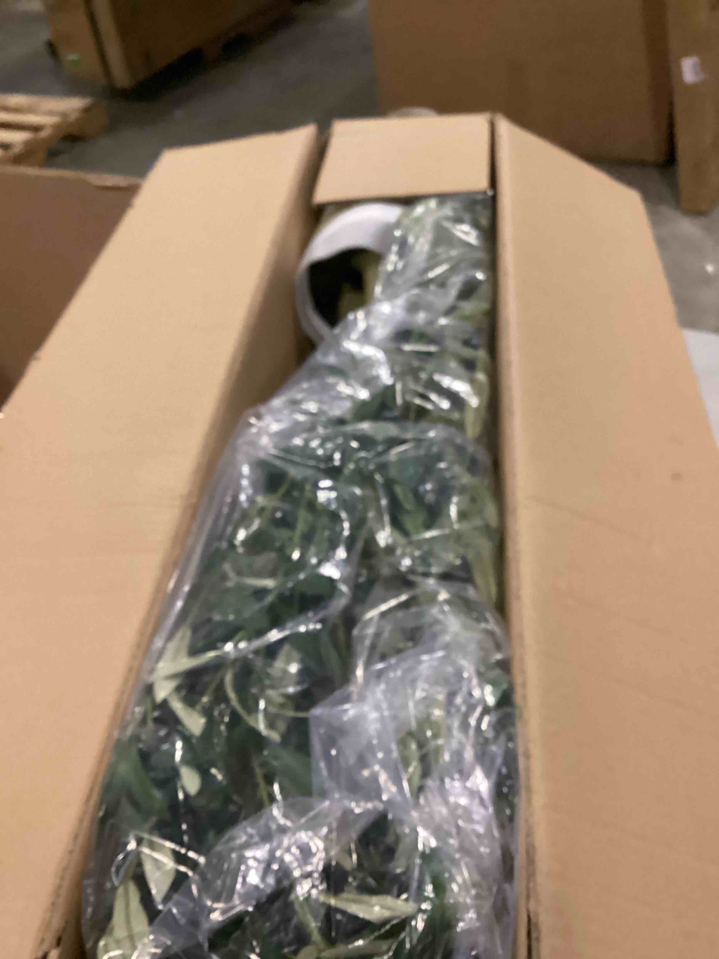 https://s3.amazonaws.com/lotting-images-prod/bidfta/YEL6804707_1738248823698.jpeg
