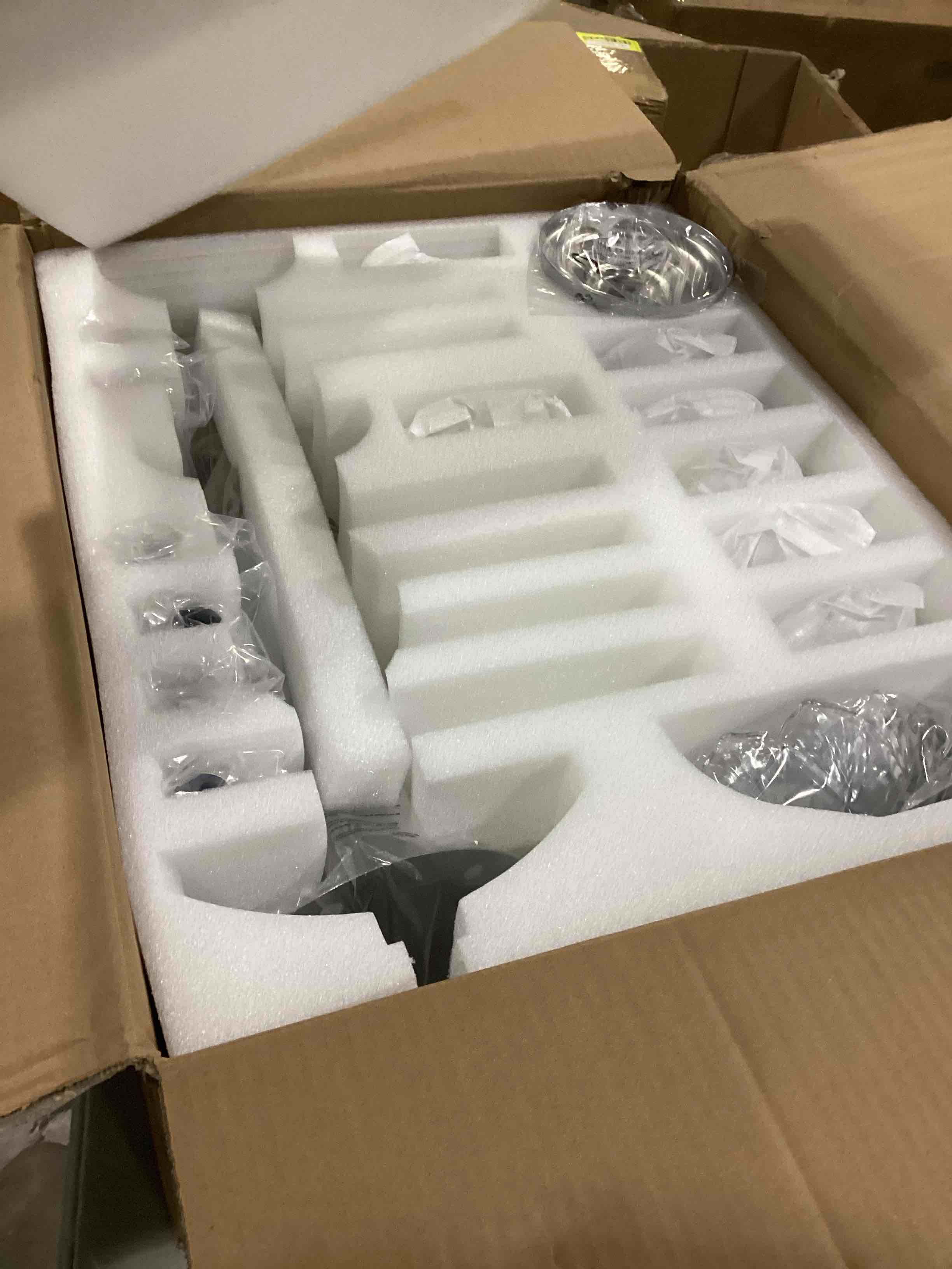 https://s3.amazonaws.com/lotting-images-prod/bidfta/YEL6804717_1738252025706.jpeg