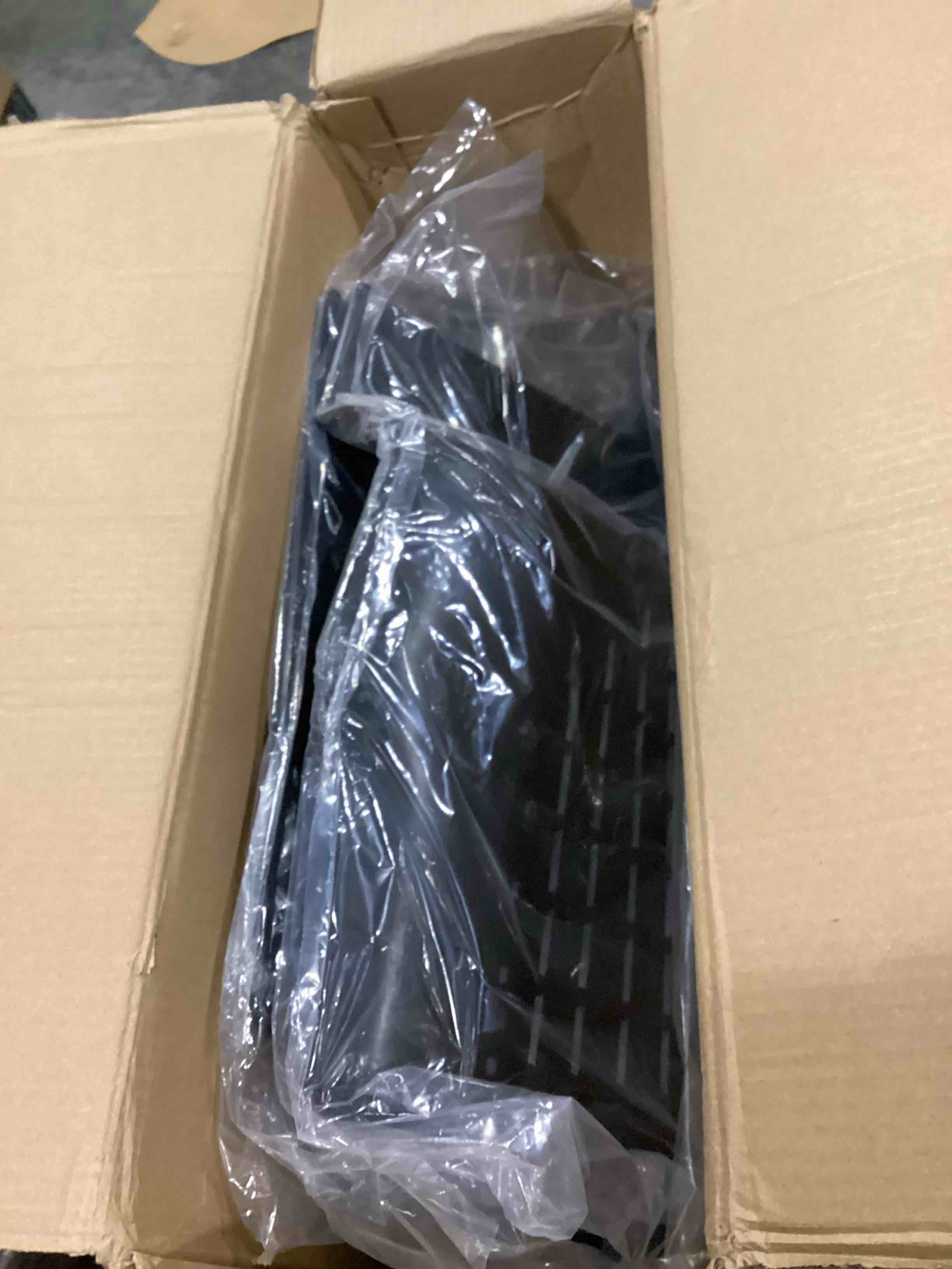 https://s3.amazonaws.com/lotting-images-prod/bidfta/YEL6804751_1738259975890.jpeg