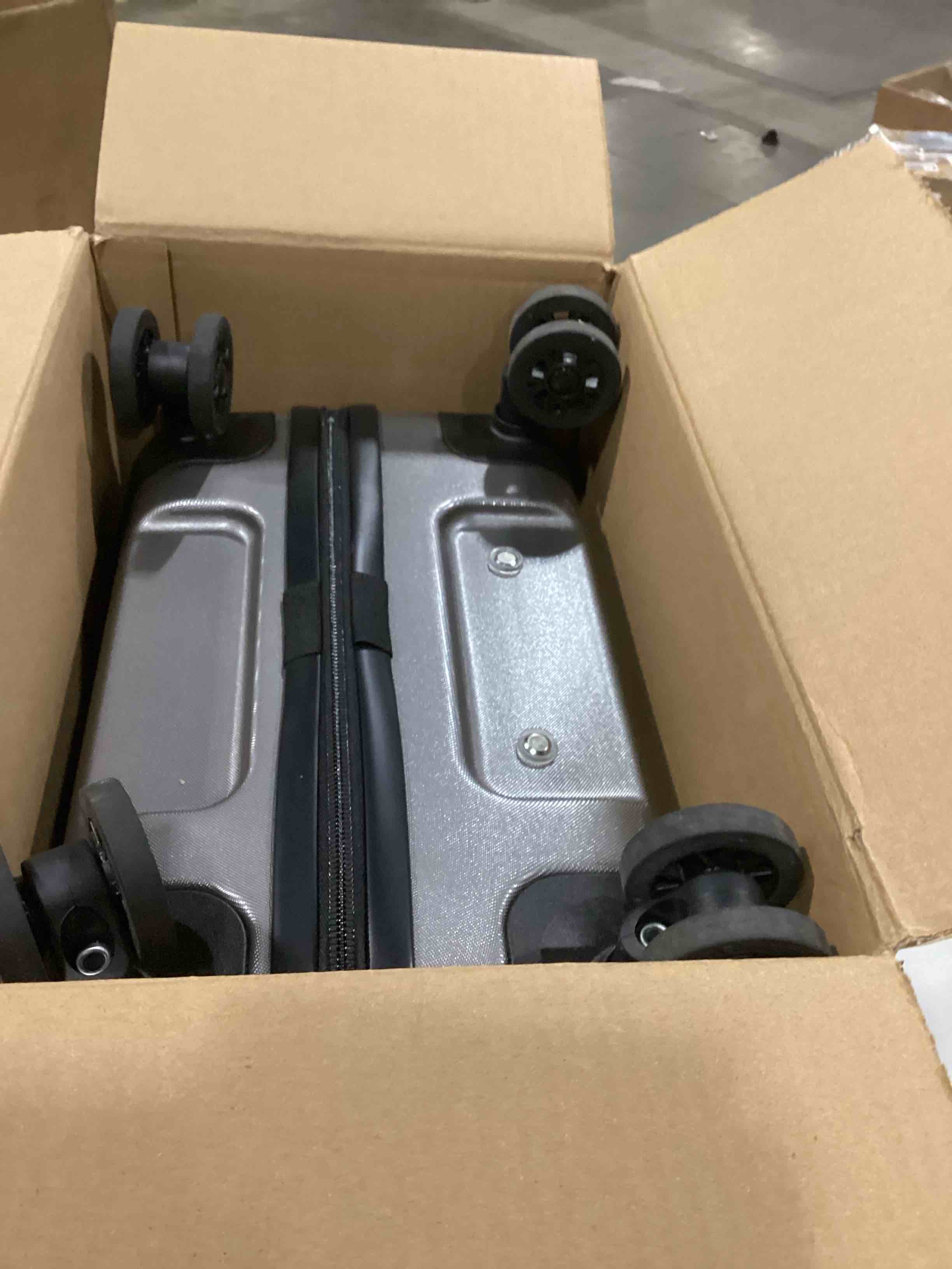 https://s3.amazonaws.com/lotting-images-prod/bidfta/YEL6804754_1738259864610.jpeg