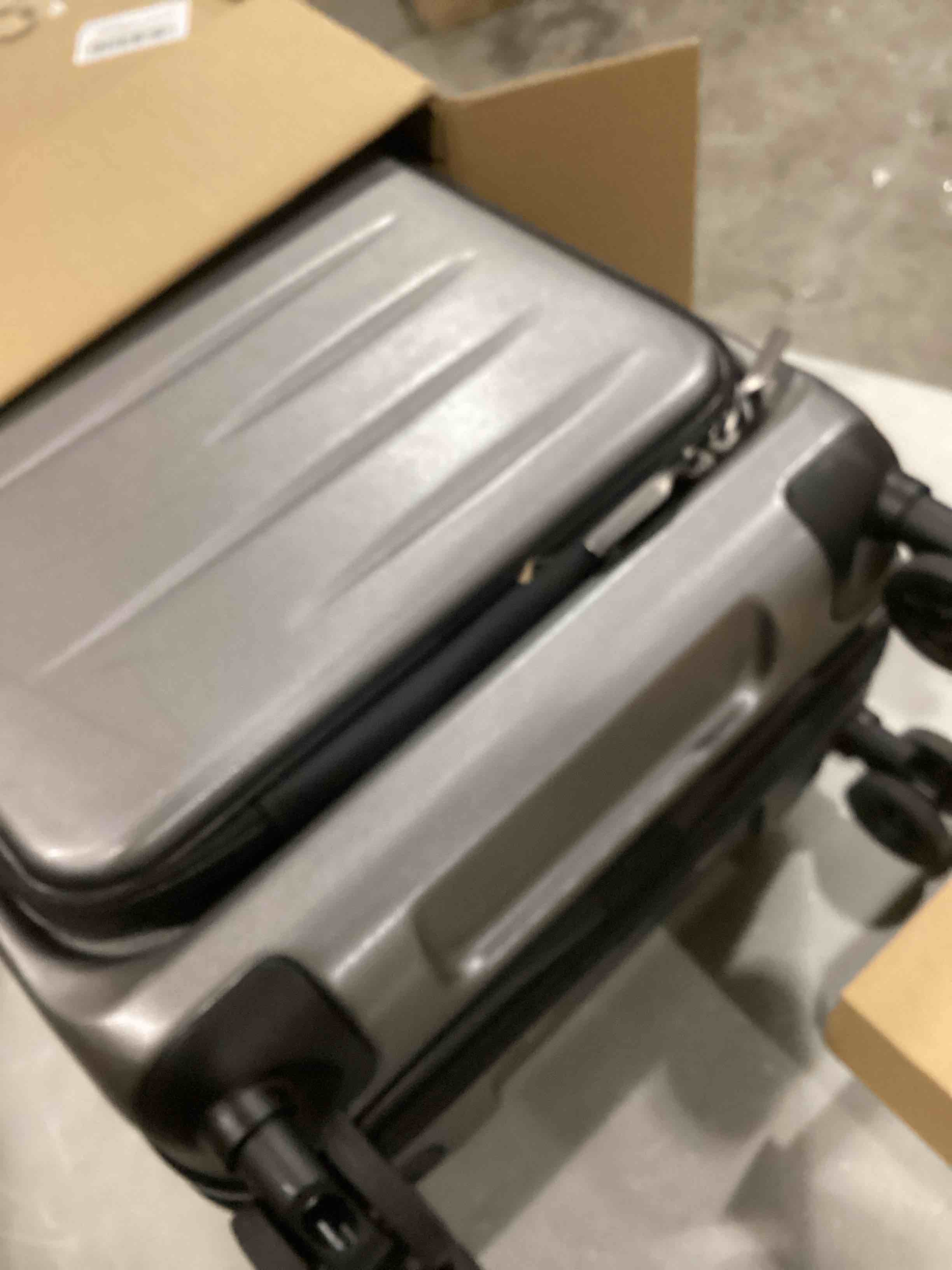 https://s3.amazonaws.com/lotting-images-prod/bidfta/YEL6804754_1738259872058.jpeg