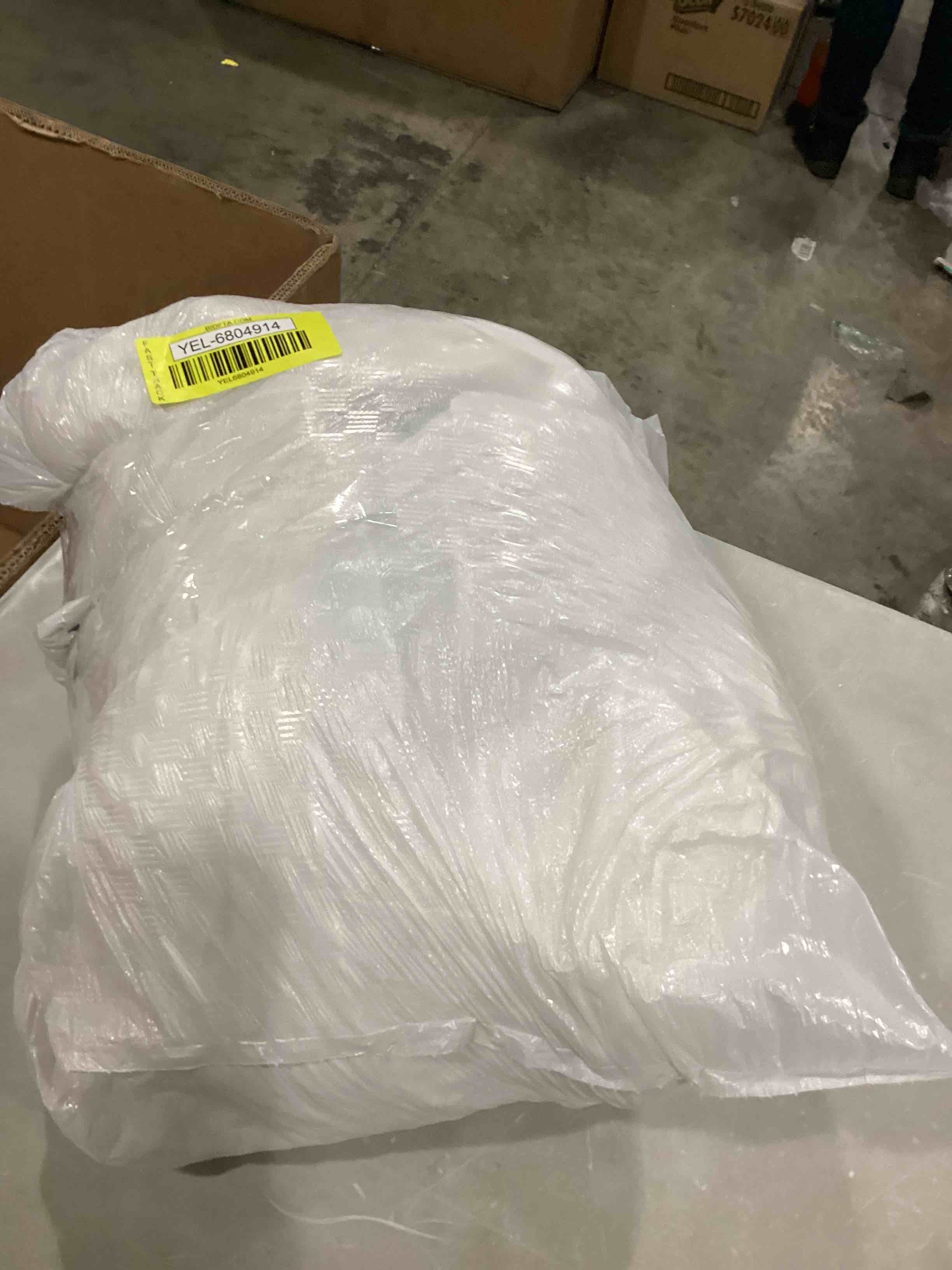 https://s3.amazonaws.com/lotting-images-prod/bidfta/YEL6804914_1738353420709.jpeg