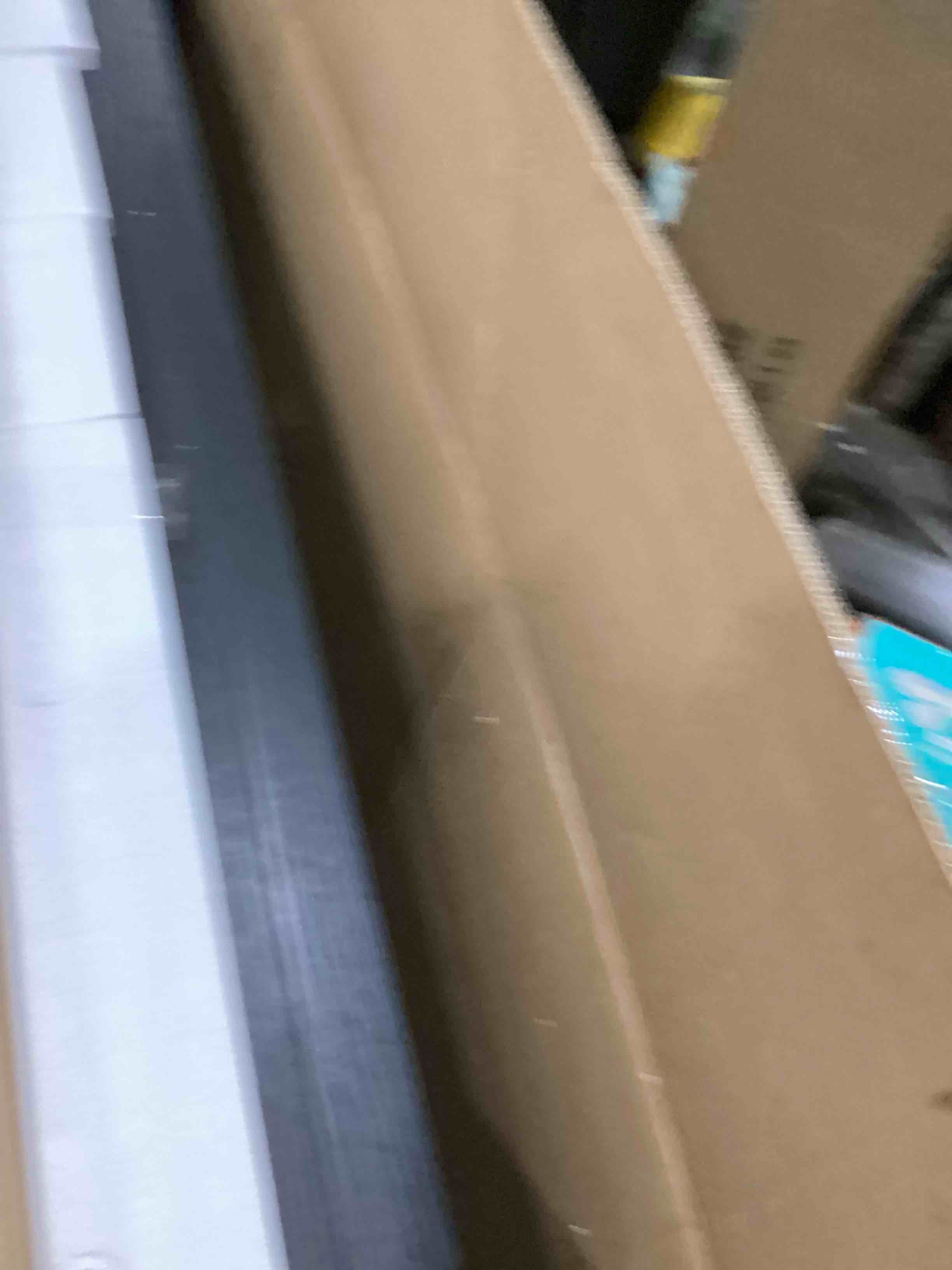 https://s3.amazonaws.com/lotting-images-prod/bidfta/YEL6805460_1739204147138.jpeg