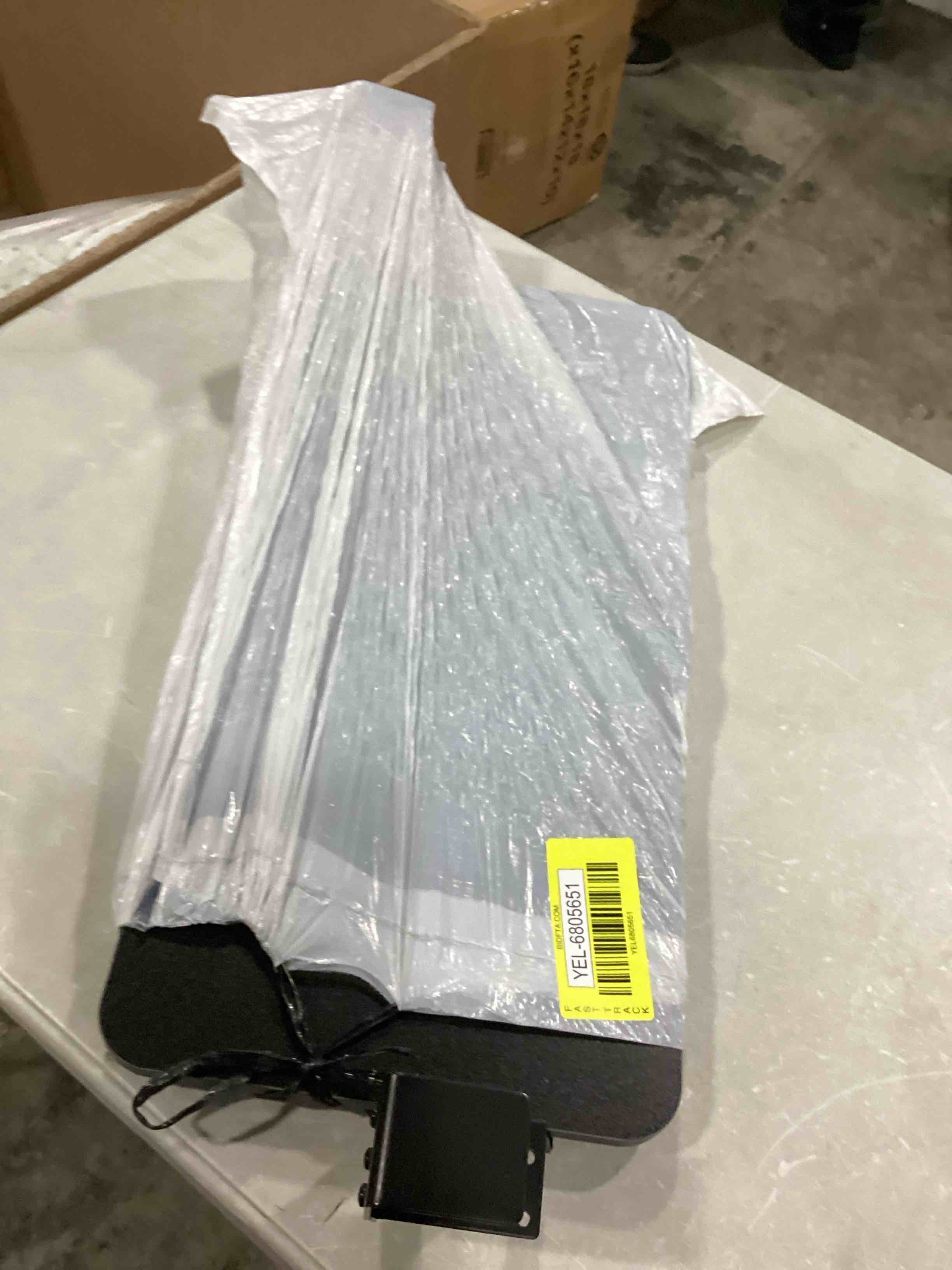 https://s3.amazonaws.com/lotting-images-prod/bidfta/YEL6805651_1739367164000.jpeg