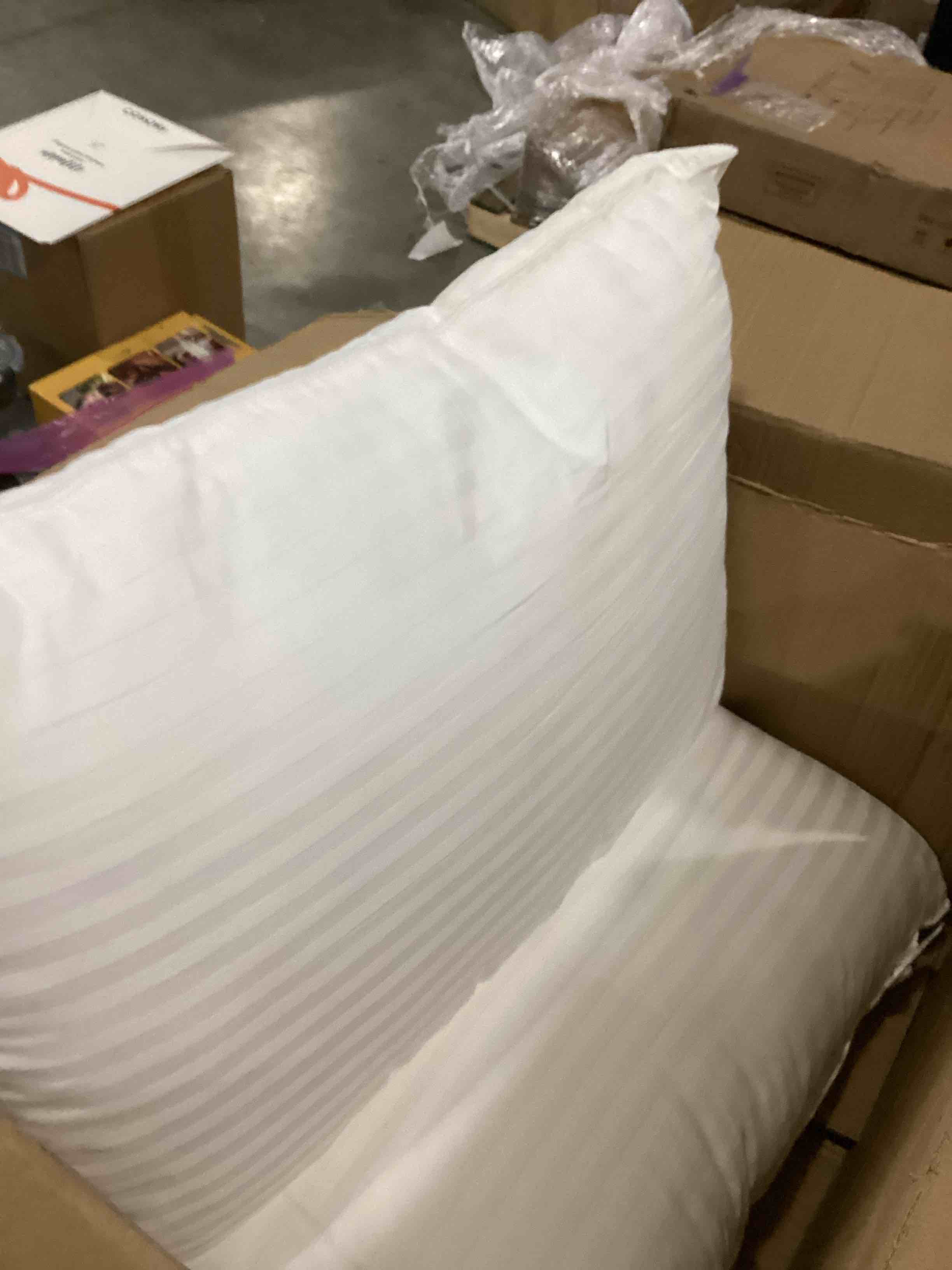 https://s3.amazonaws.com/lotting-images-prod/bidfta/YEL6806704_1737568684756.jpeg