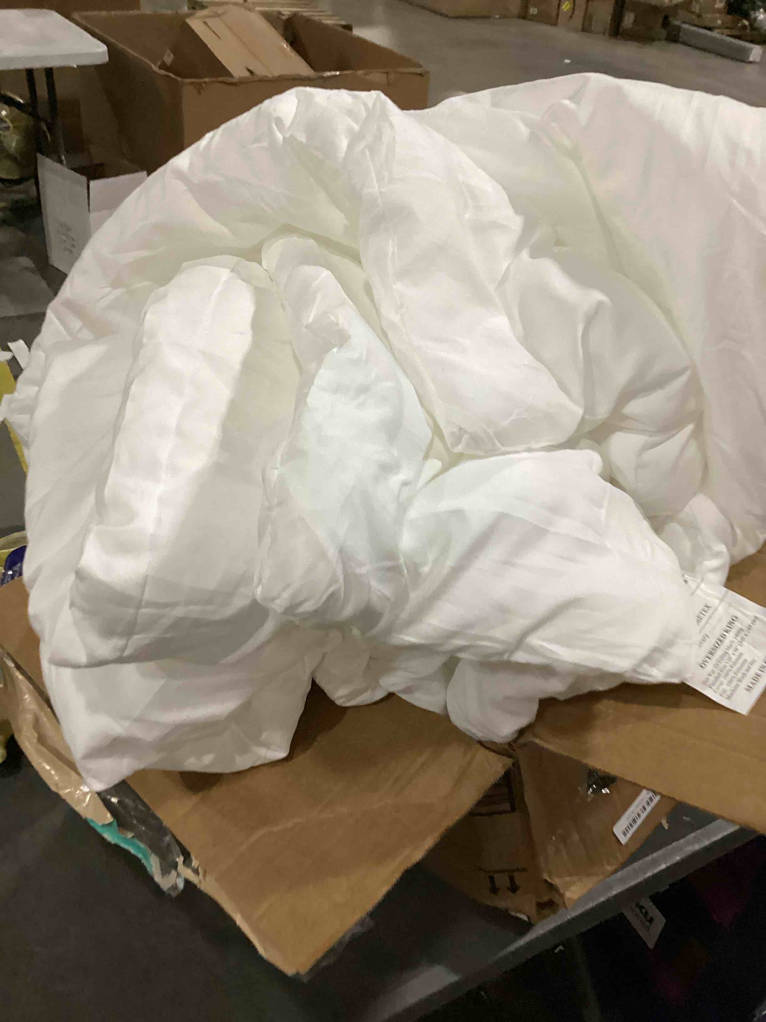 ComfyDown Goose Down White Comforter - Made in USA - 100% Egyptian Cotton Cover, 800+ Fill Power, Light Weight, All Season Washable Duvet Insert with Corner tabs - Twin