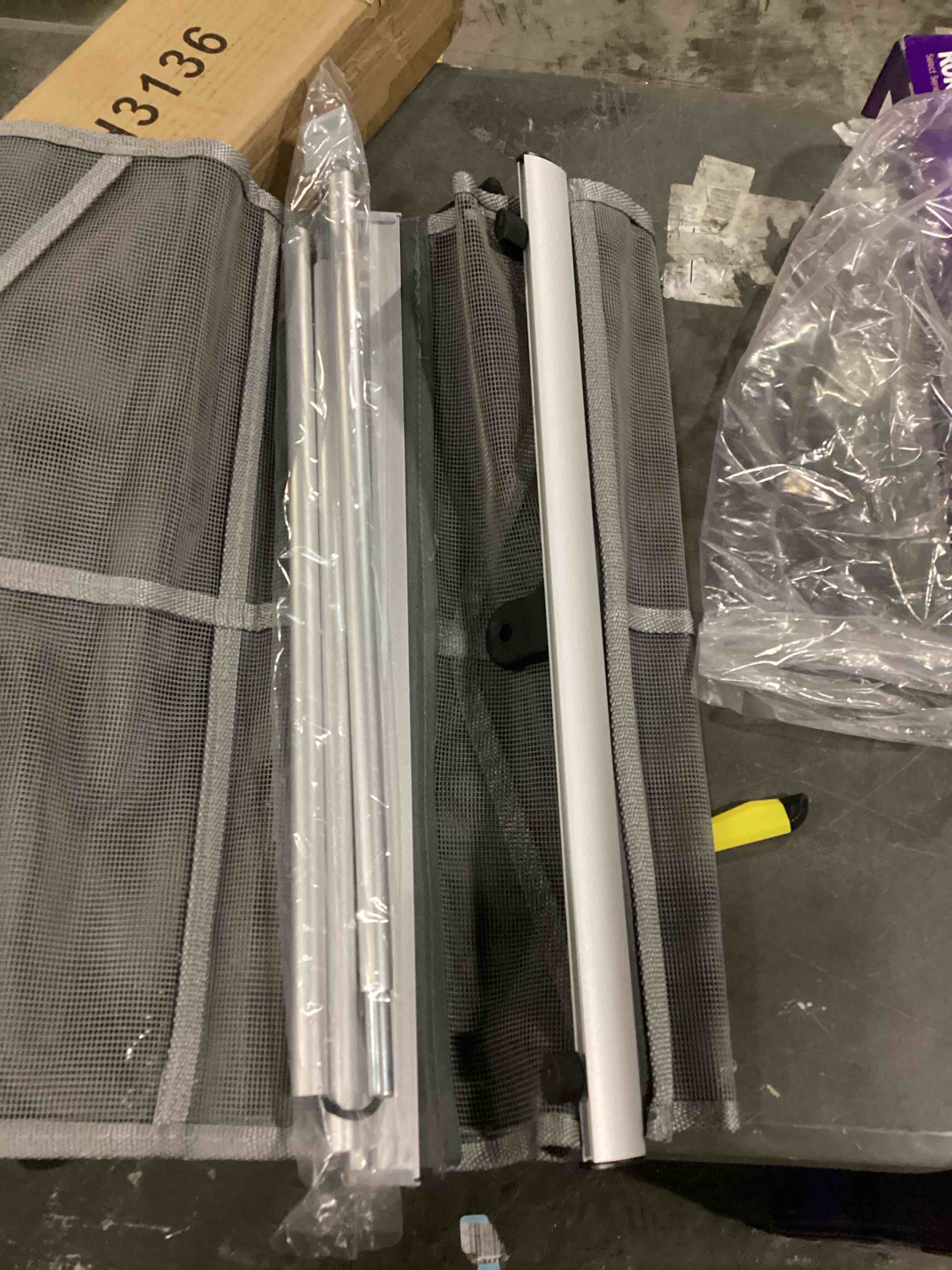 Outus 1 Pcs Literature Stand Magazine Display Rack with 4 Pocket, Portable Roll up Mesh Foldable Trade Show Display with Carrying Bag, Lightweight Magazine Rack Floor Standing for Exhibition Office