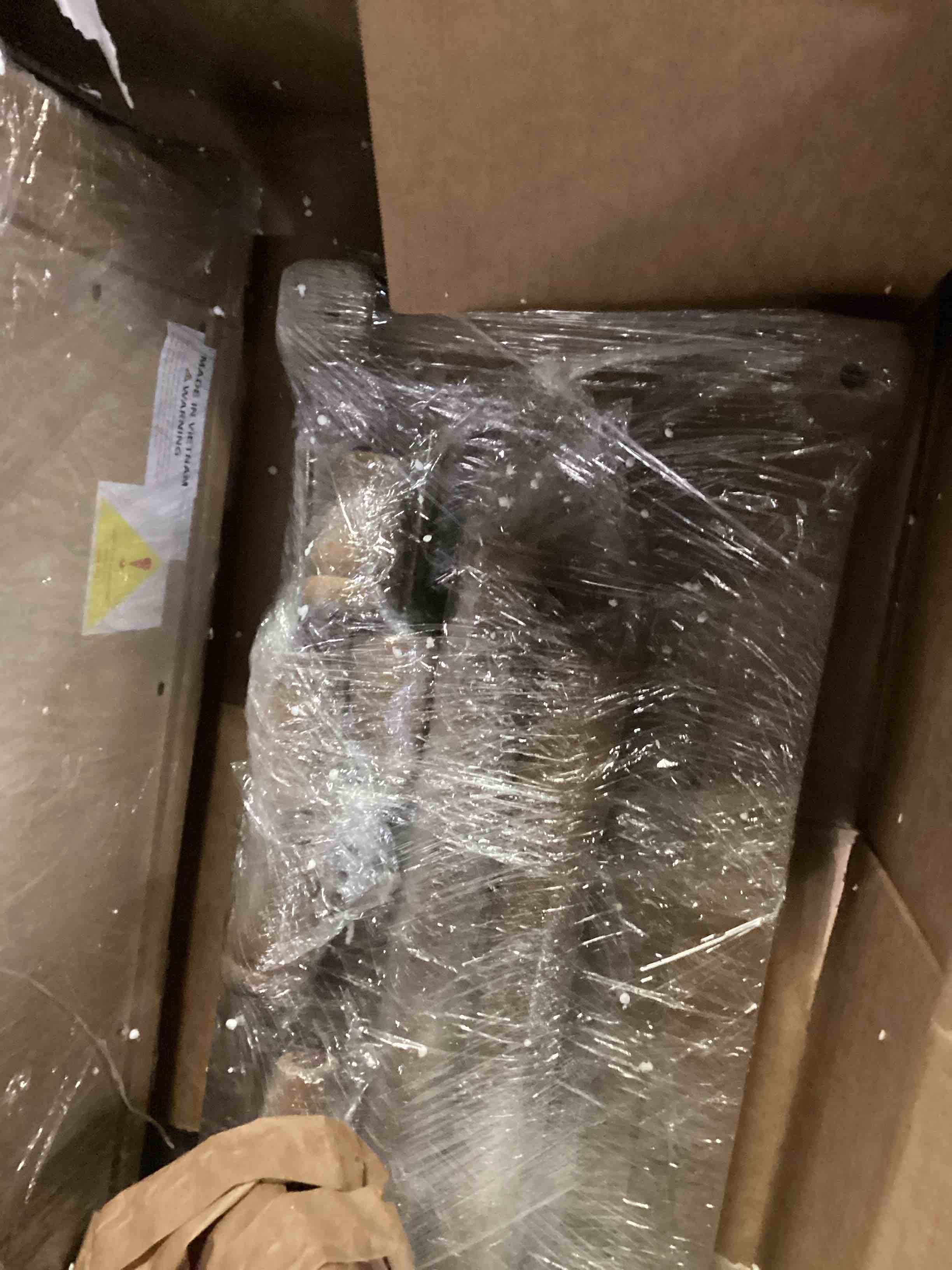 https://s3.amazonaws.com/lotting-images-prod/bidfta/YEL6807528_1735834457417.jpeg