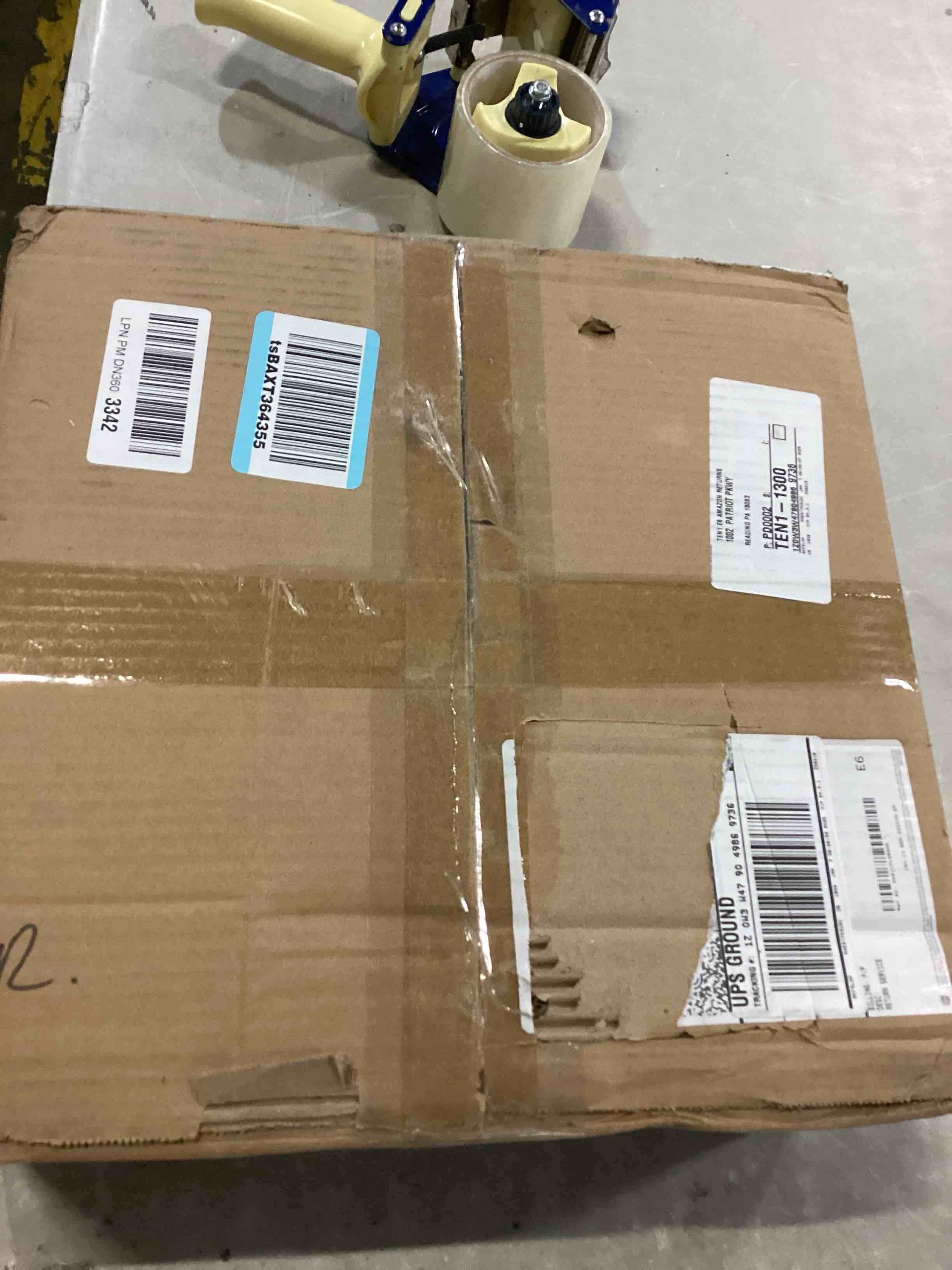 https://s3.amazonaws.com/lotting-images-prod/bidfta/YEL6808619_1737123426296.jpeg