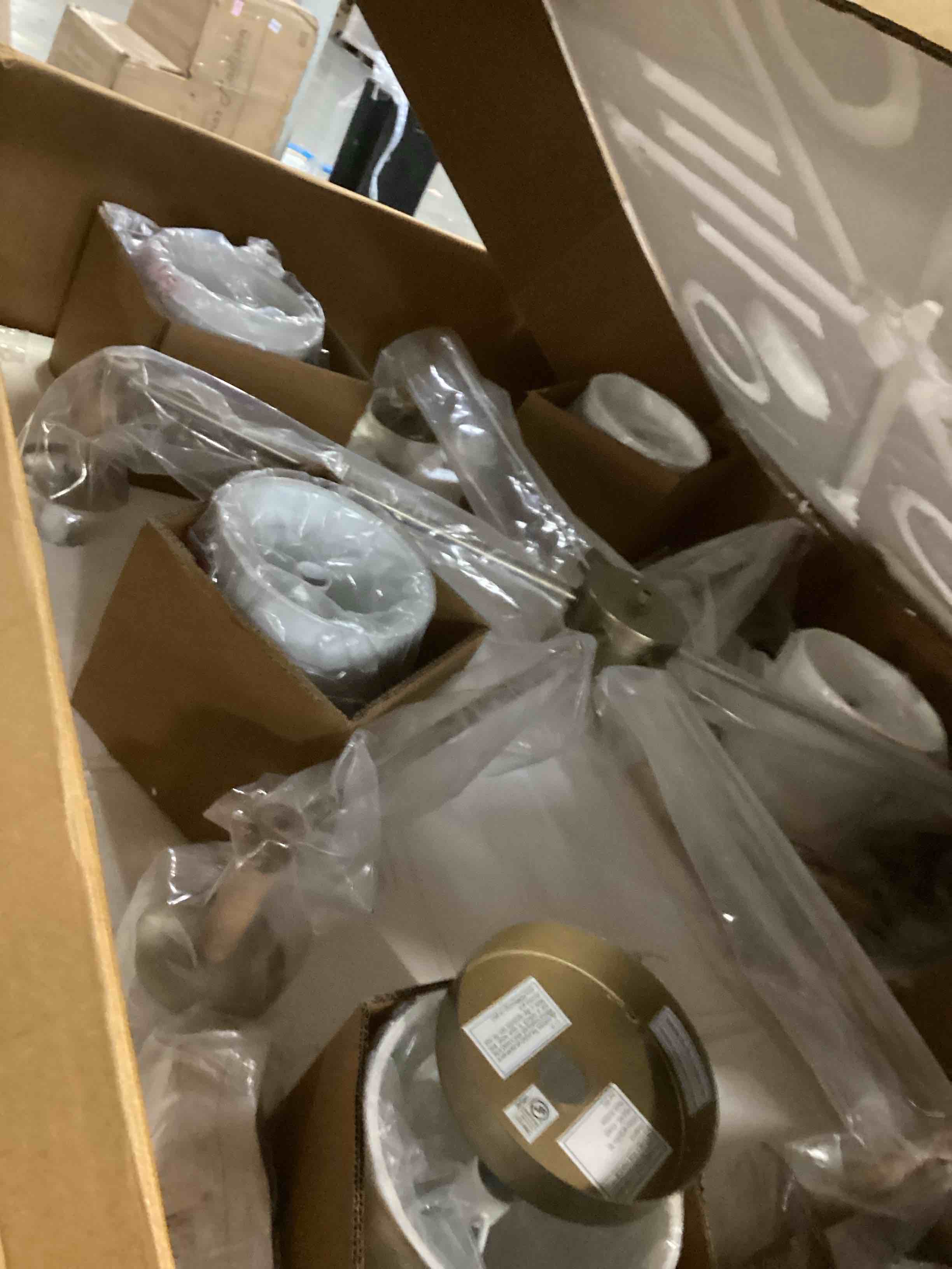 https://s3.amazonaws.com/lotting-images-prod/bidfta/YEL6808658_1737132927090.jpeg