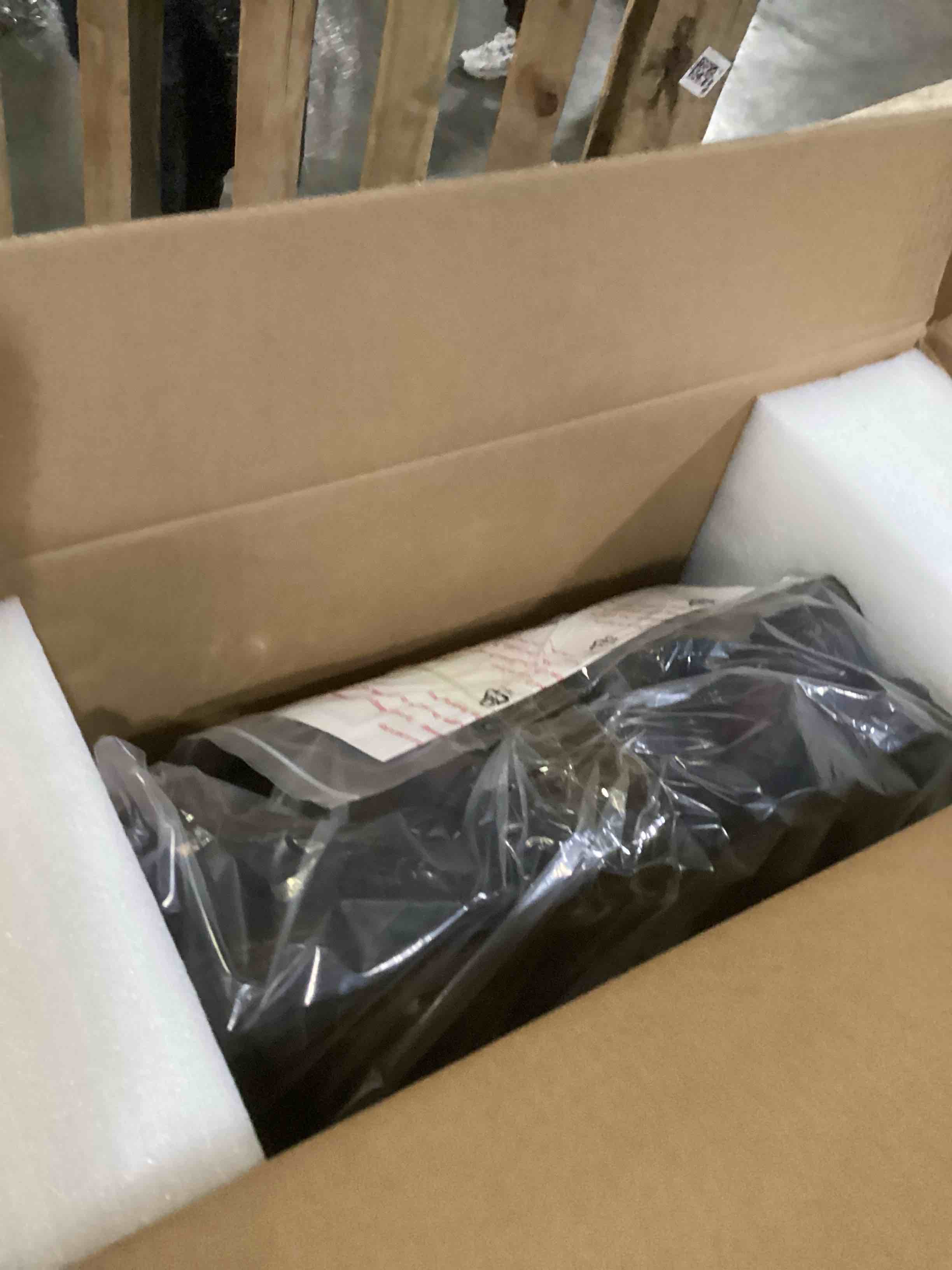 https://s3.amazonaws.com/lotting-images-prod/bidfta/YEL6809030_1738068084940.jpeg