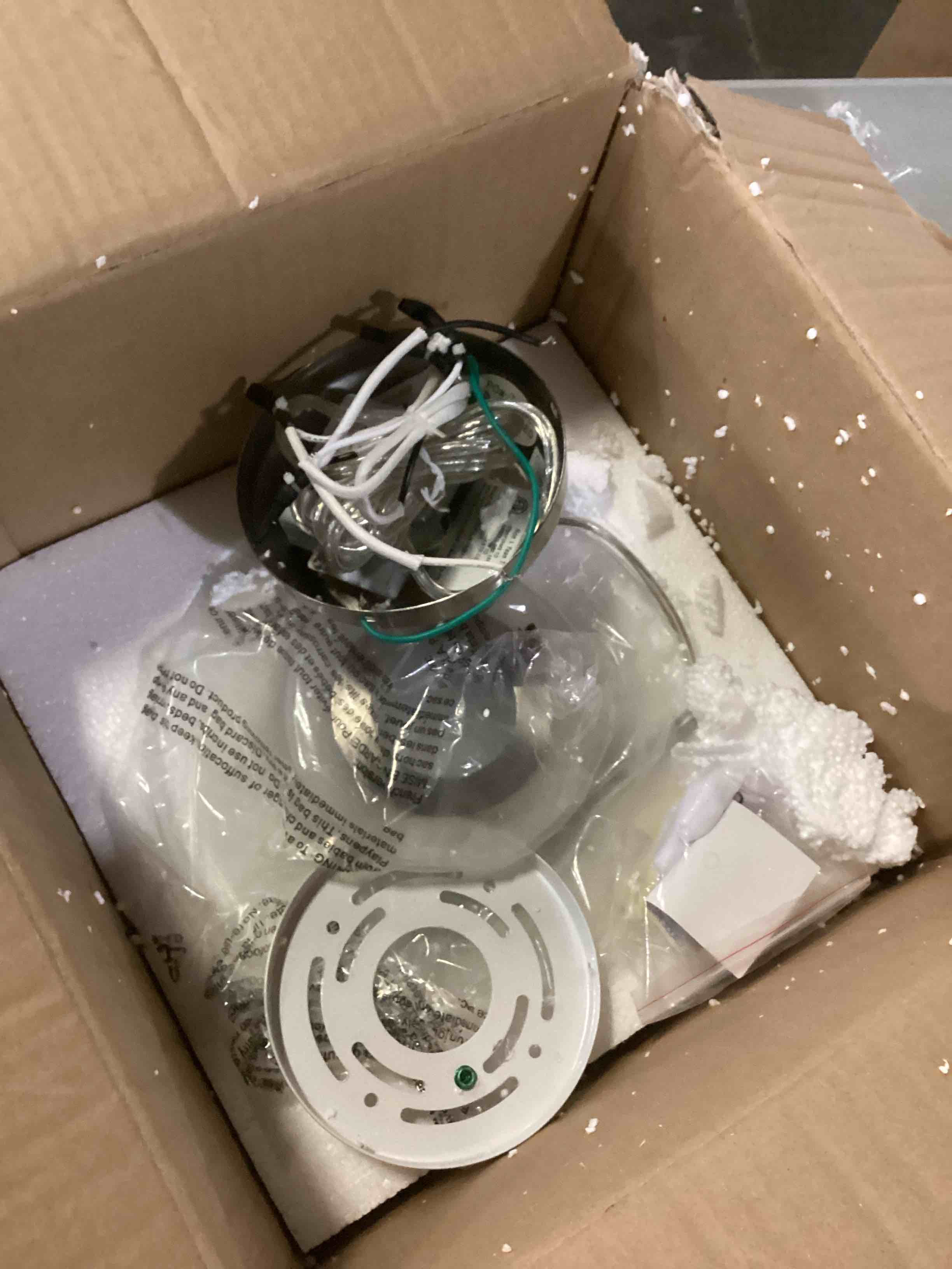 https://s3.amazonaws.com/lotting-images-prod/bidfta/YEL6809073_1738076014588.jpeg