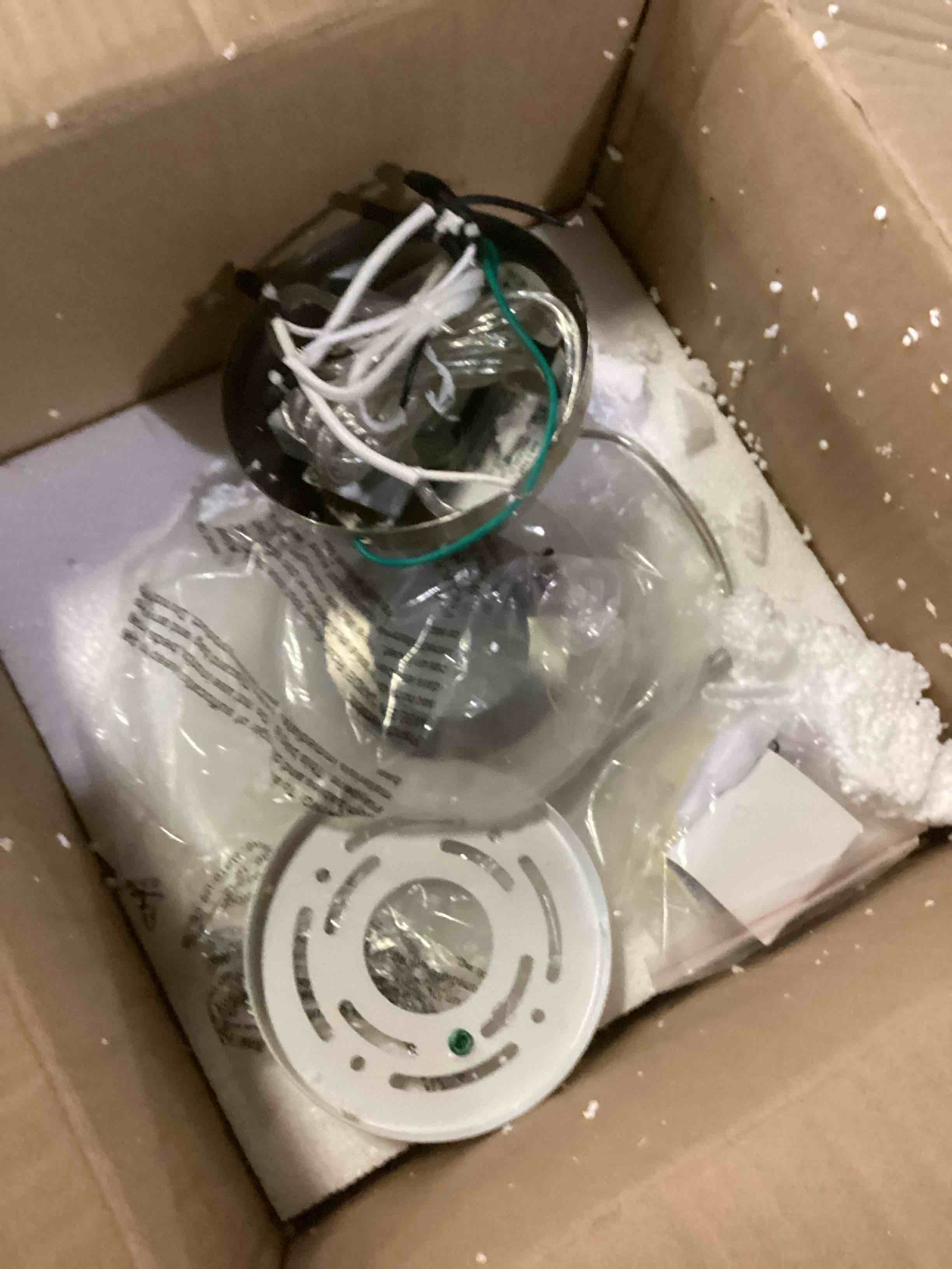 https://s3.amazonaws.com/lotting-images-prod/bidfta/YEL6809073_1738076015806.jpeg