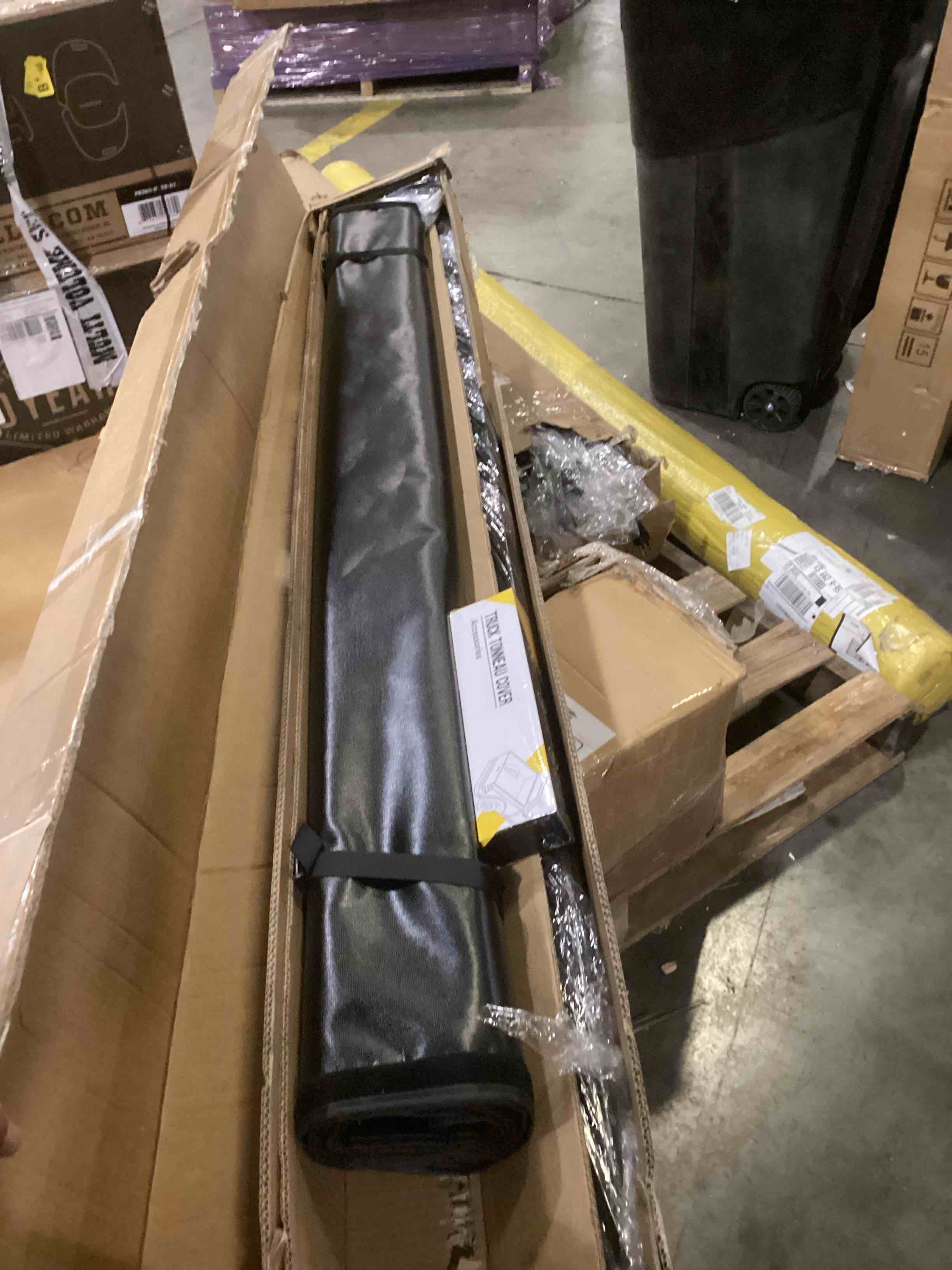 https://s3.amazonaws.com/lotting-images-prod/bidfta/YEL6809109_1738092219864.jpeg