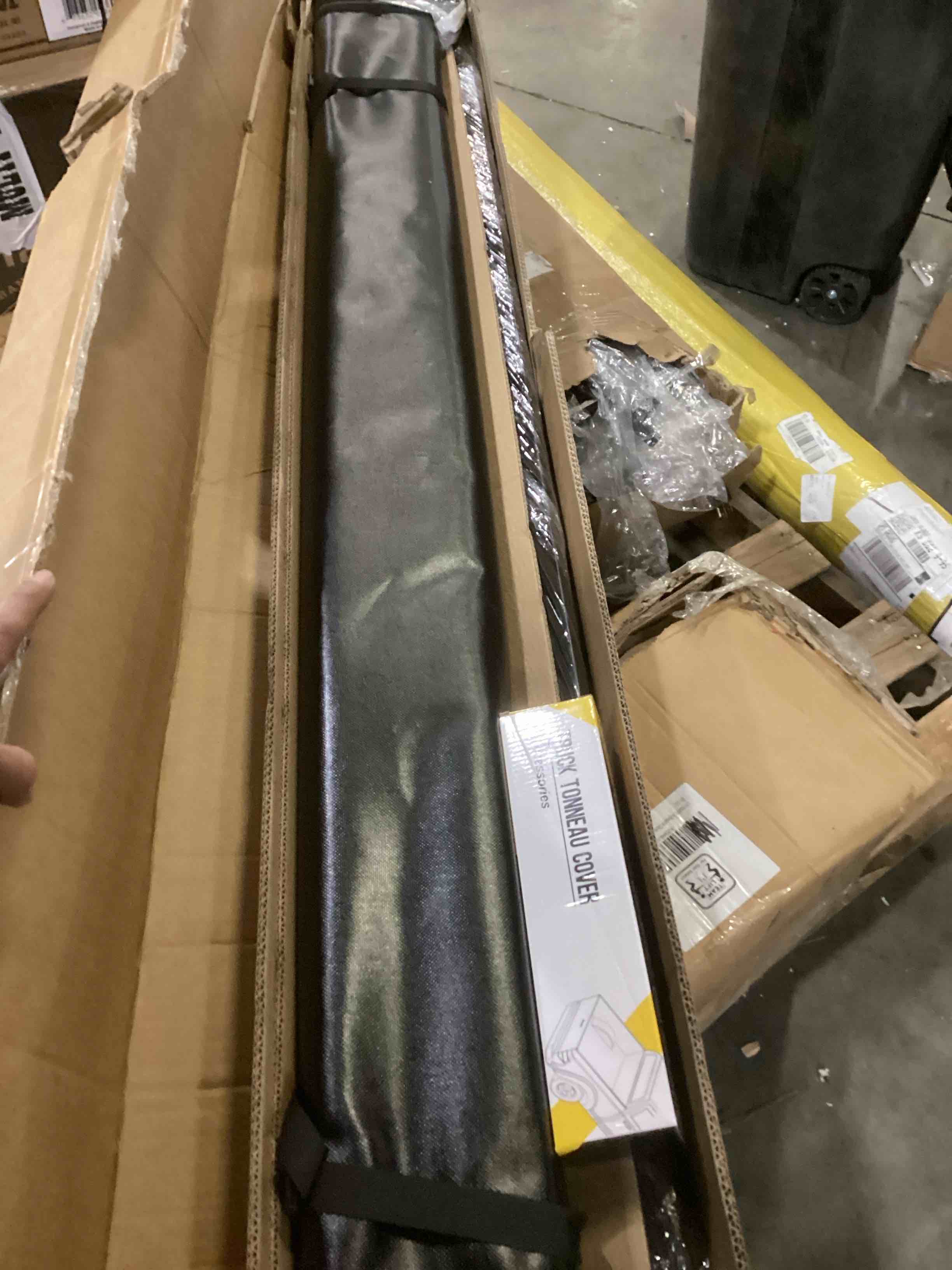 https://s3.amazonaws.com/lotting-images-prod/bidfta/YEL6809109_1738092229714.jpeg