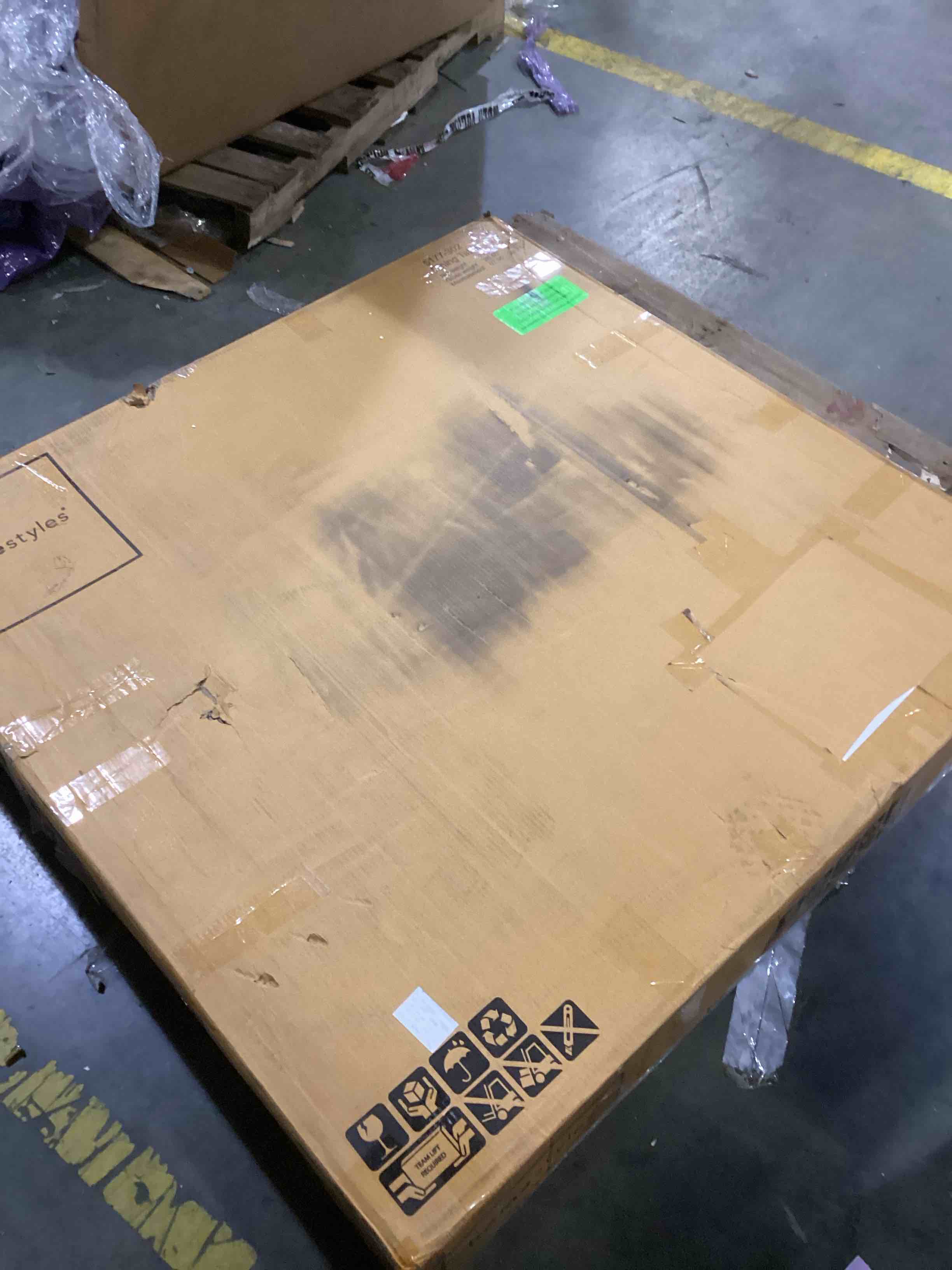 https://s3.amazonaws.com/lotting-images-prod/bidfta/YEL6809169_1738172612632.jpeg