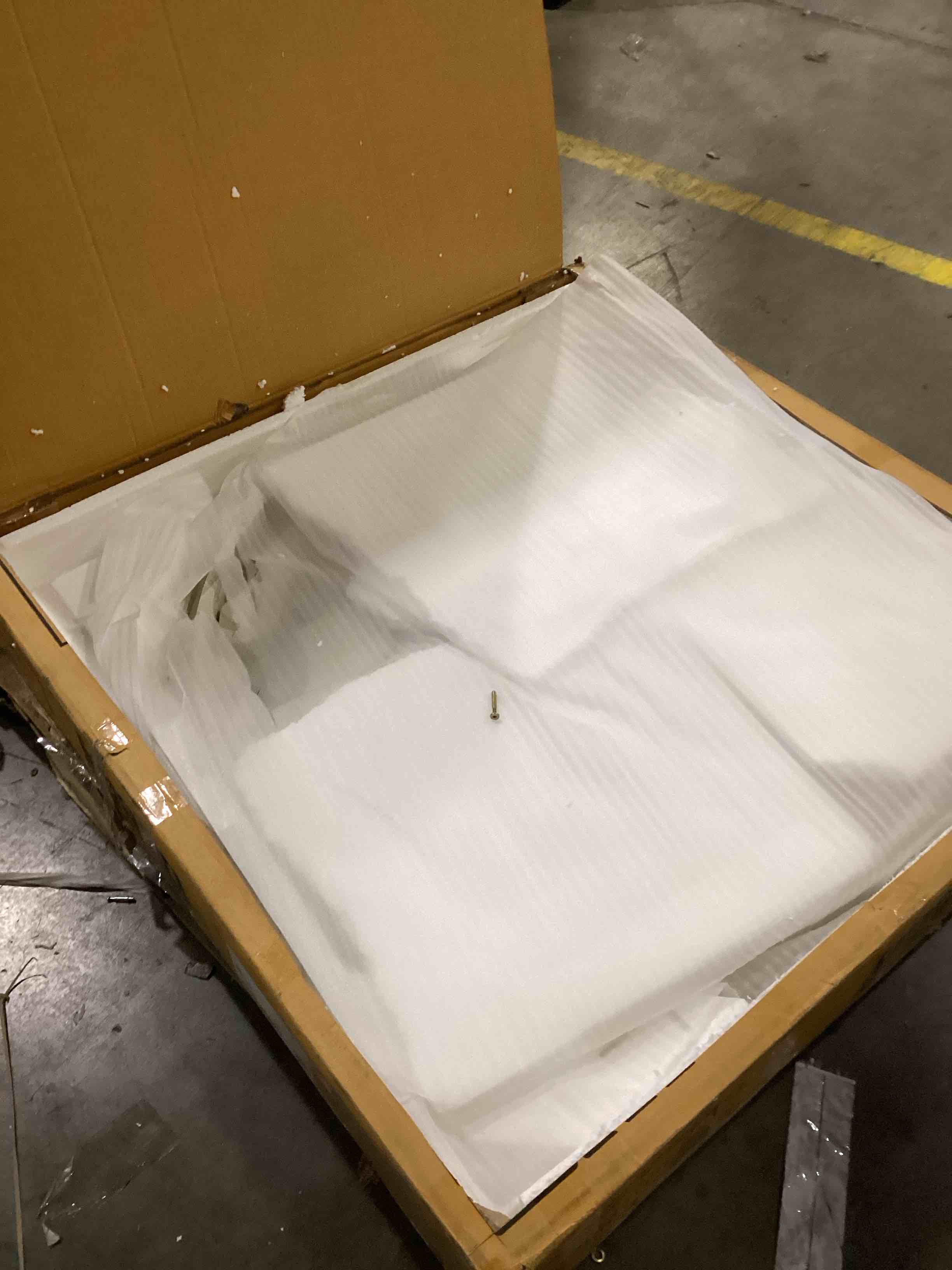 https://s3.amazonaws.com/lotting-images-prod/bidfta/YEL6809169_1738172714604.jpeg
