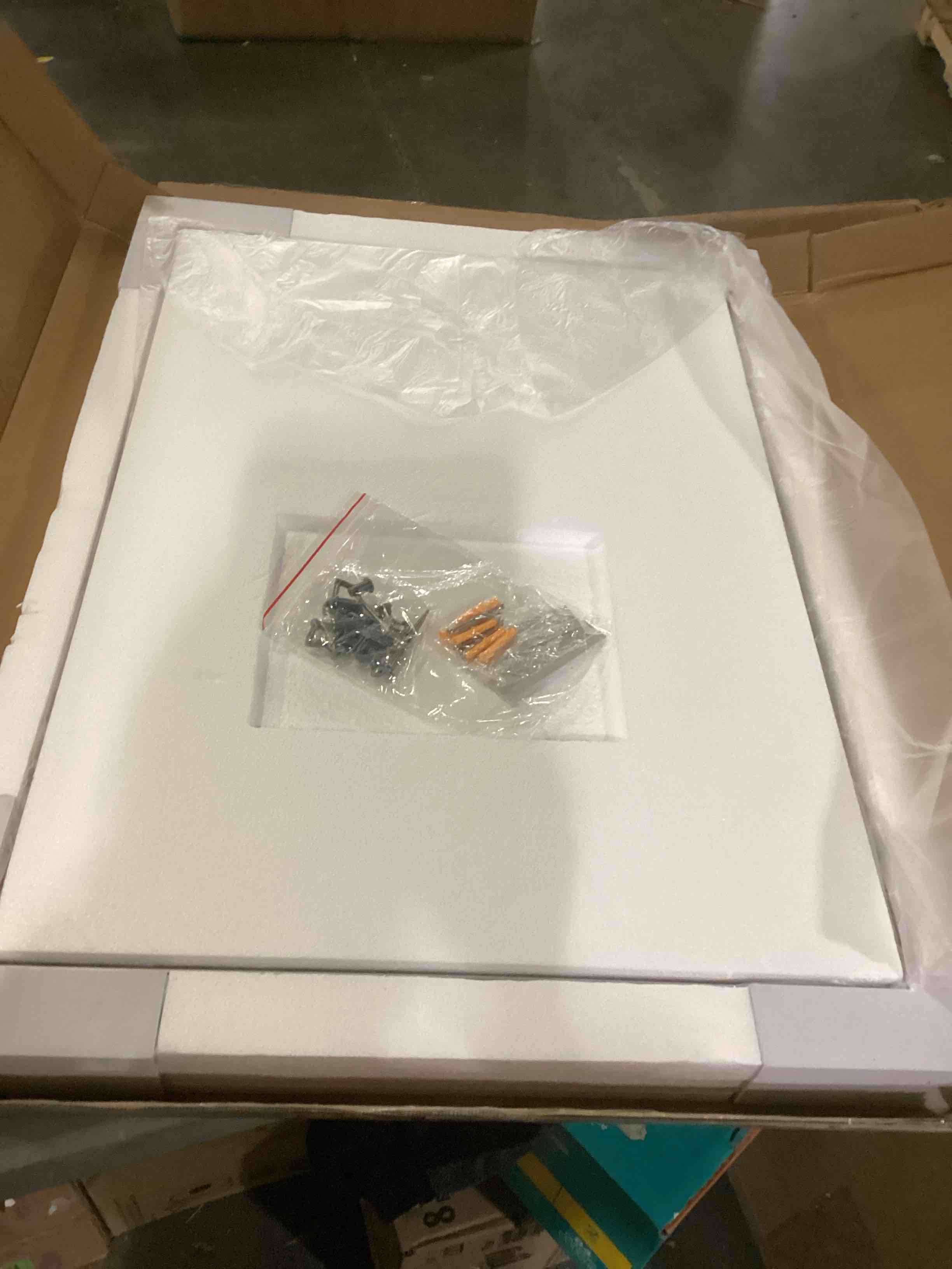 https://s3.amazonaws.com/lotting-images-prod/bidfta/YEL6809258_1738247457320.jpeg