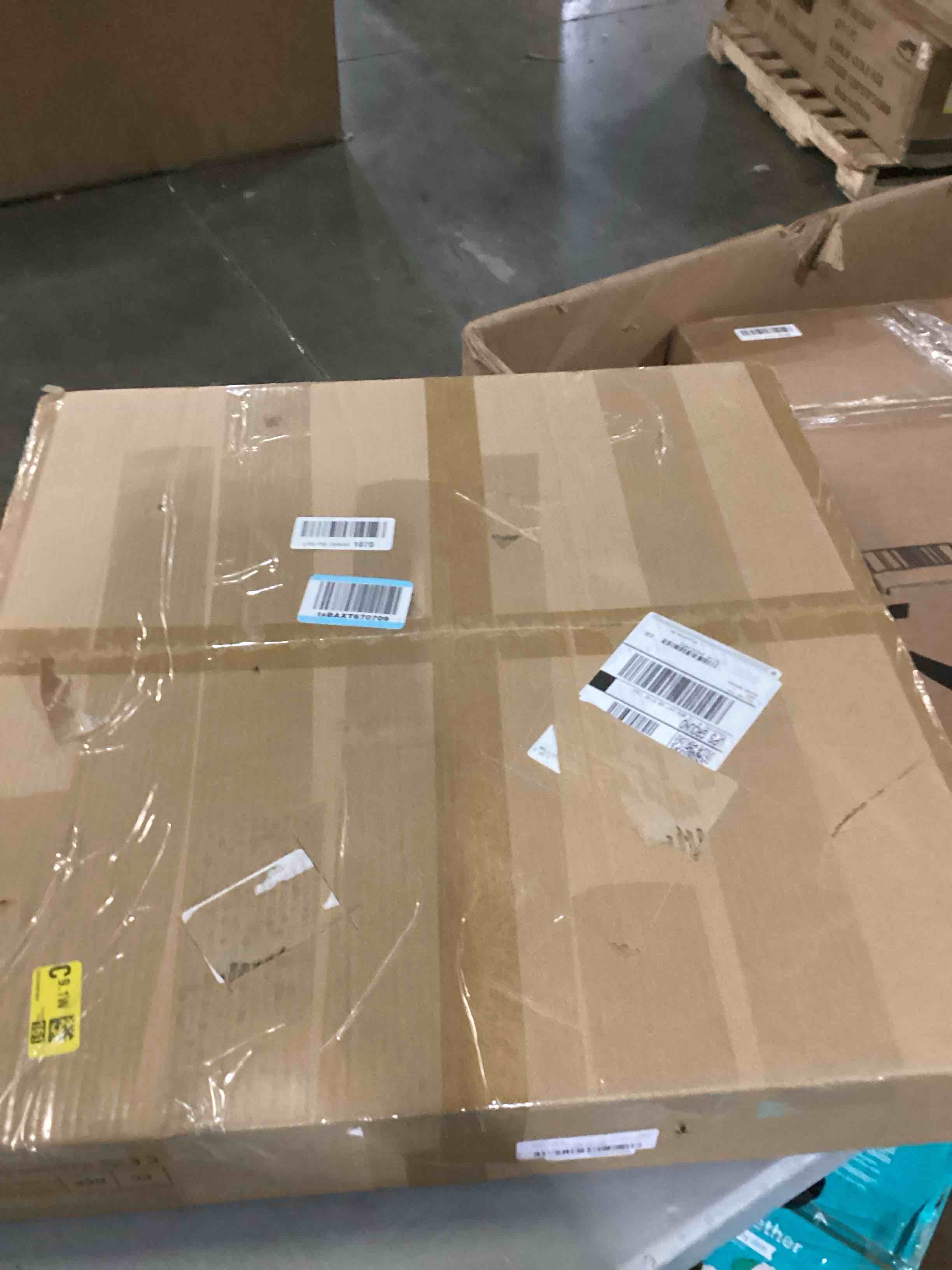 https://s3.amazonaws.com/lotting-images-prod/bidfta/YEL6809259_1738247343020.jpeg