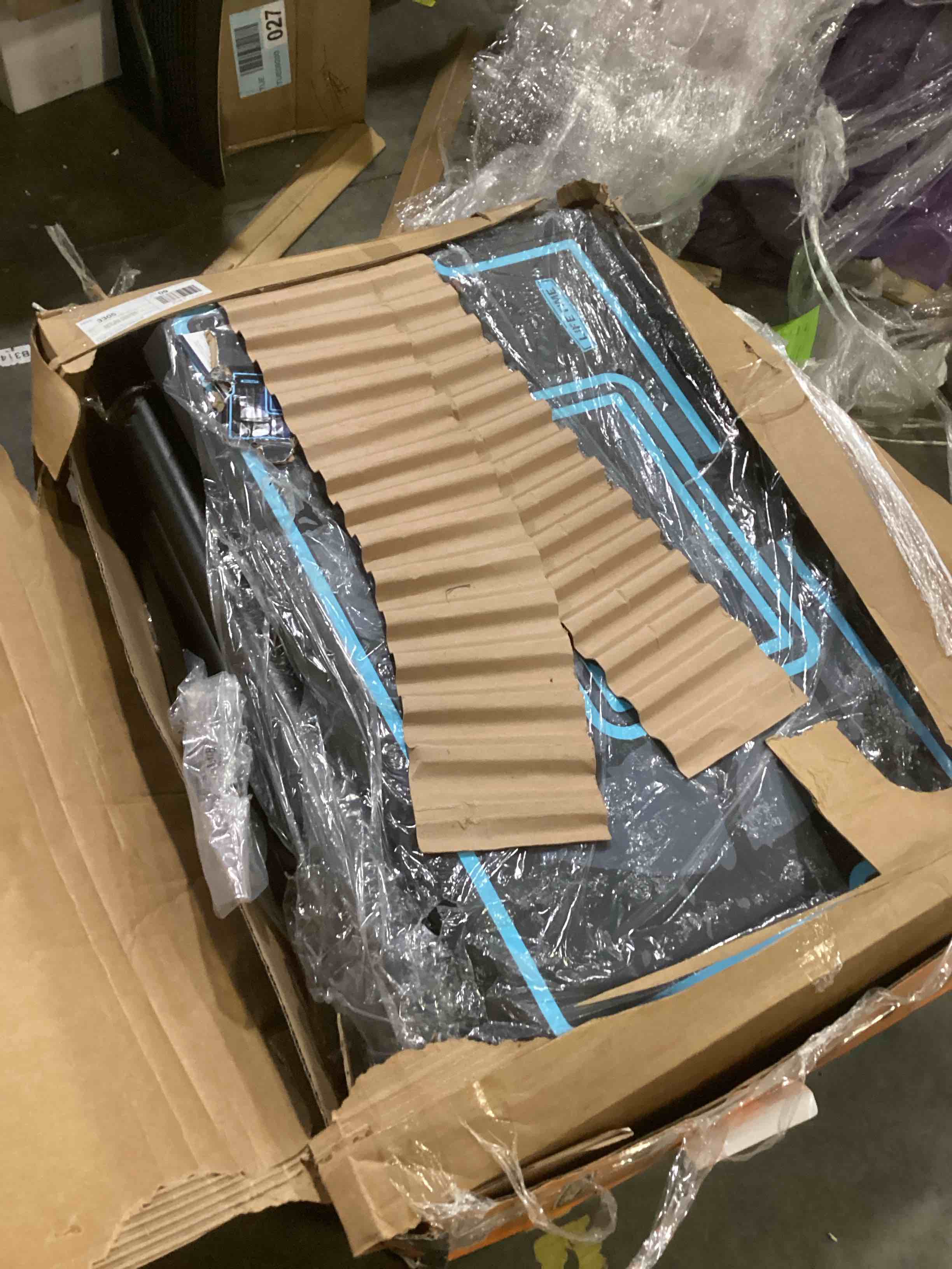 https://s3.amazonaws.com/lotting-images-prod/bidfta/YEL6809296_1738255781737.jpeg