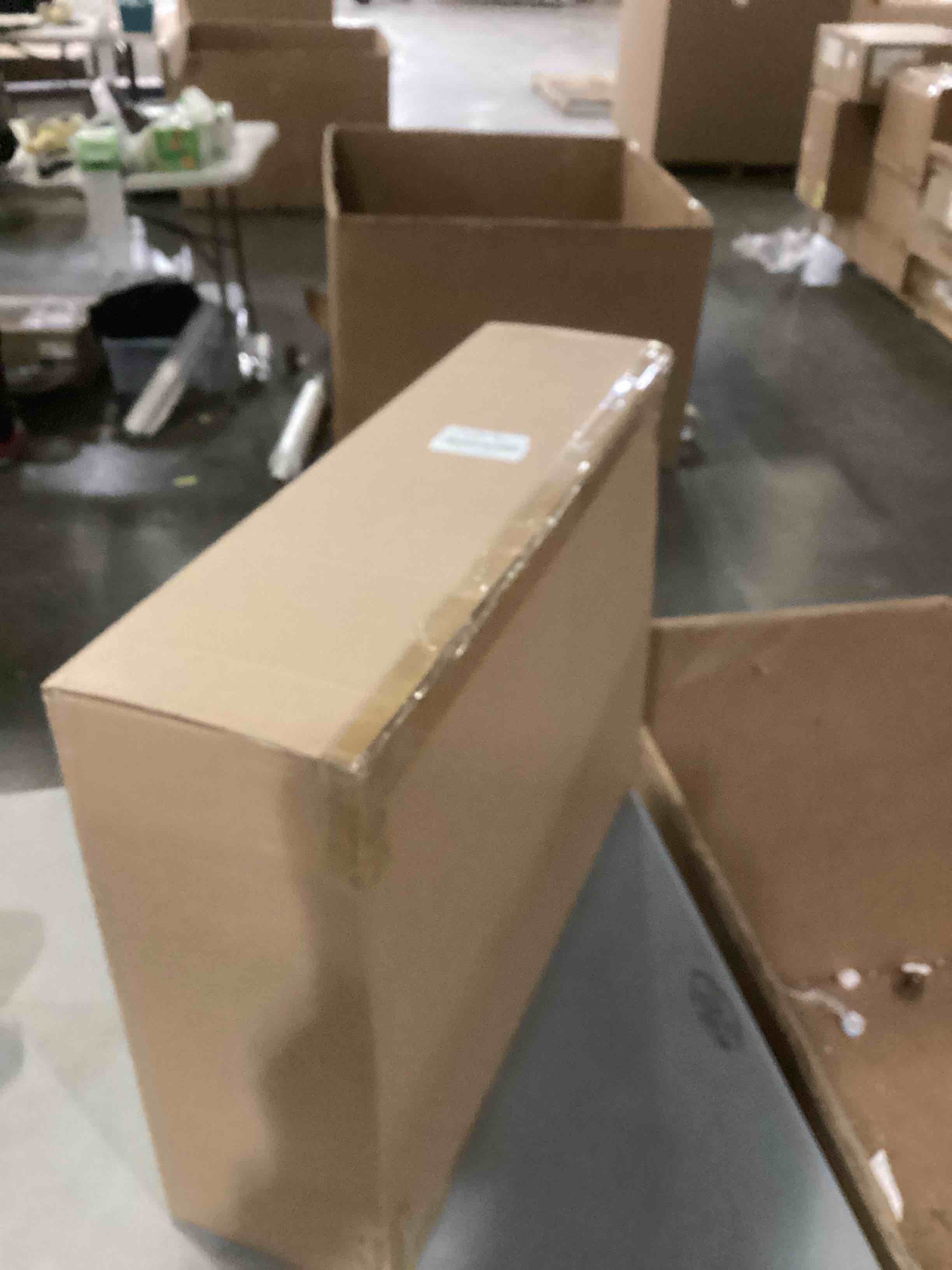 https://s3.amazonaws.com/lotting-images-prod/bidfta/YEL6809355_1738326723537.jpeg