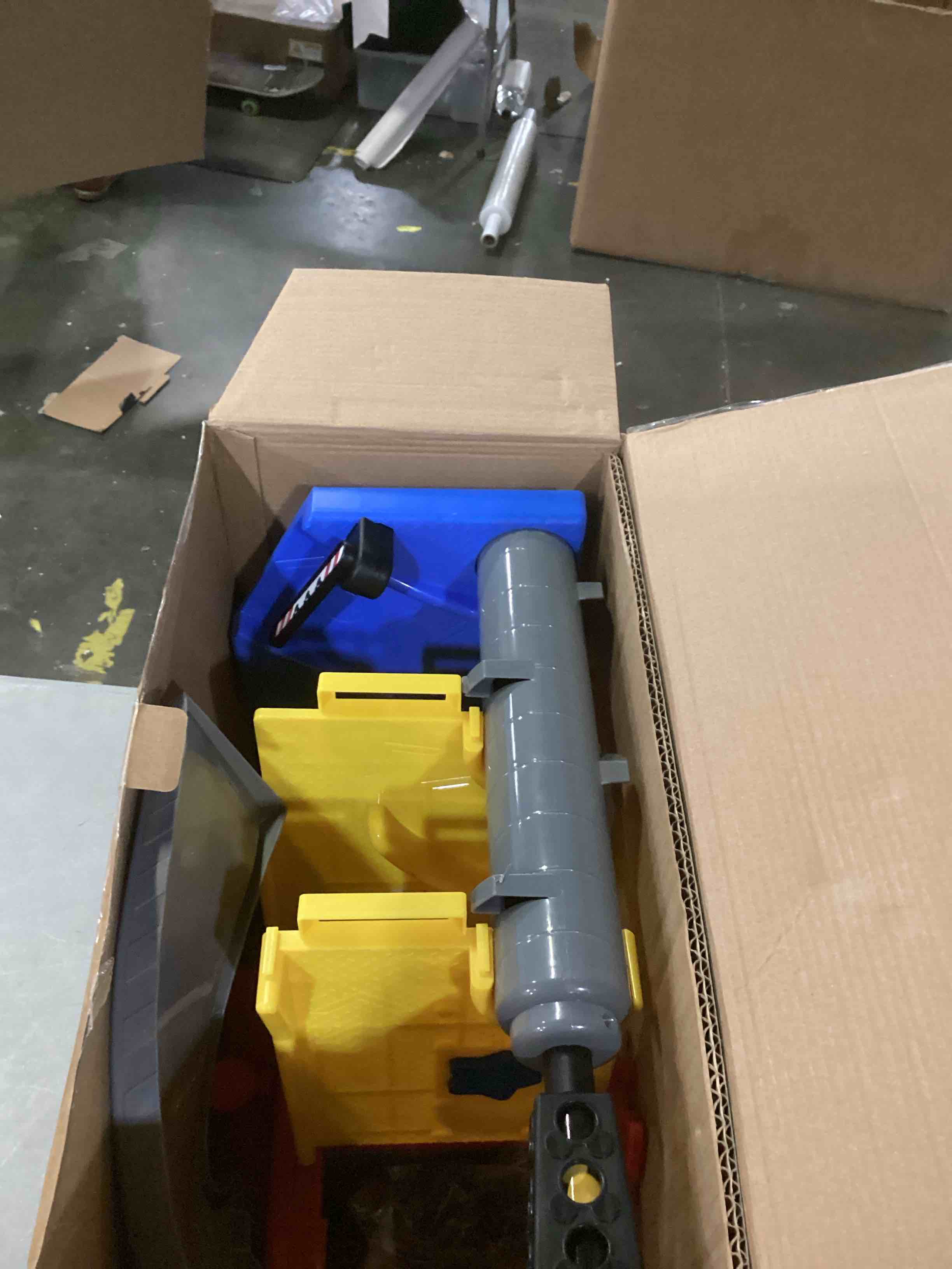 https://s3.amazonaws.com/lotting-images-prod/bidfta/YEL6809363_1738327822119.jpeg