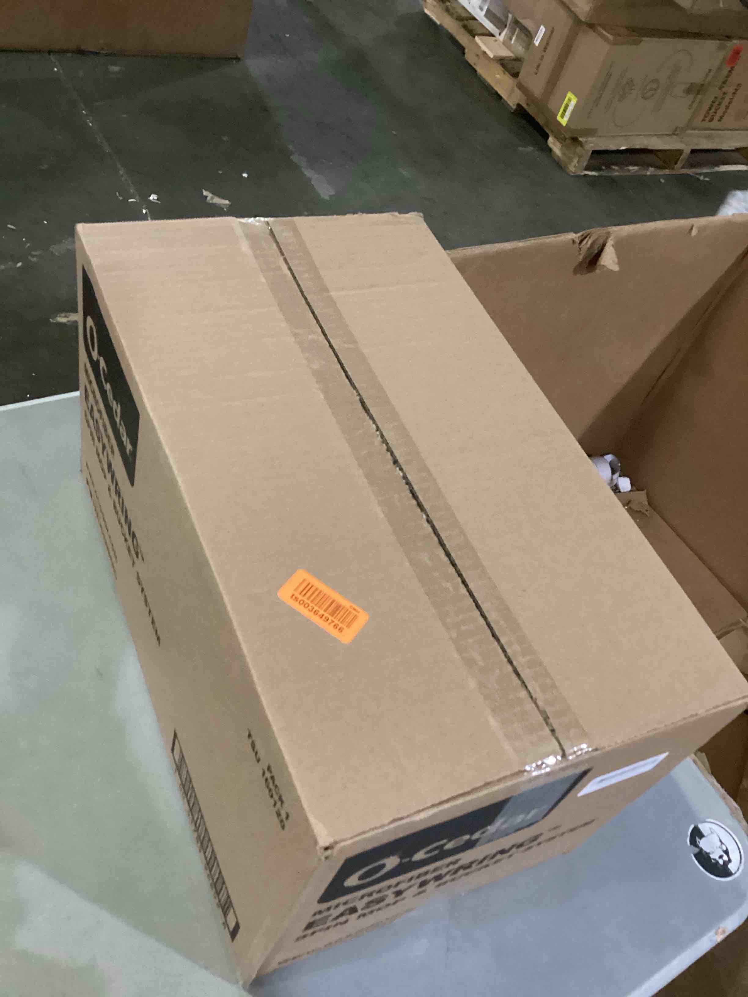 https://s3.amazonaws.com/lotting-images-prod/bidfta/YEL6809380_1738330117112.jpeg