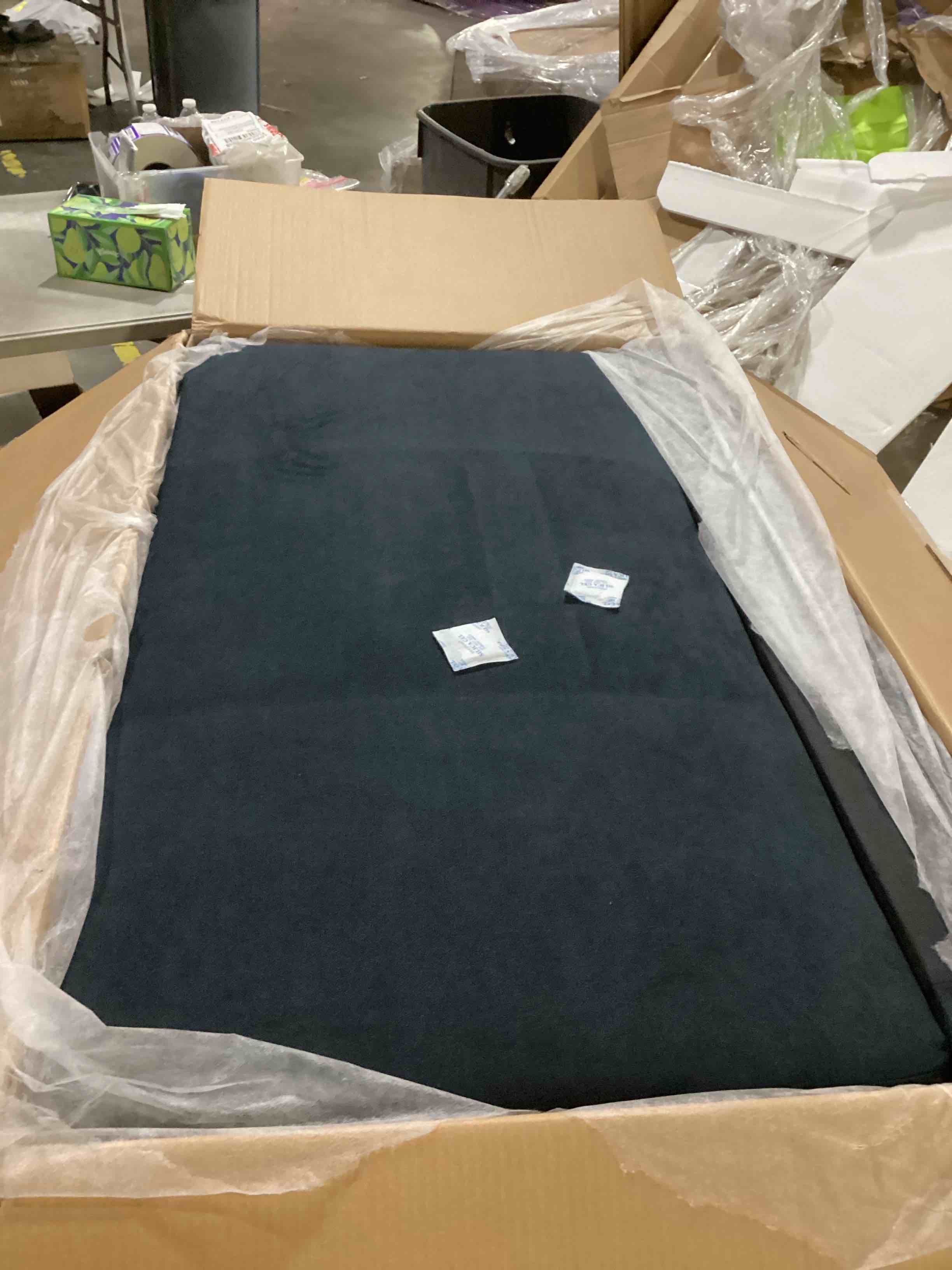 https://s3.amazonaws.com/lotting-images-prod/bidfta/YEL6809678_1738682987817.jpeg