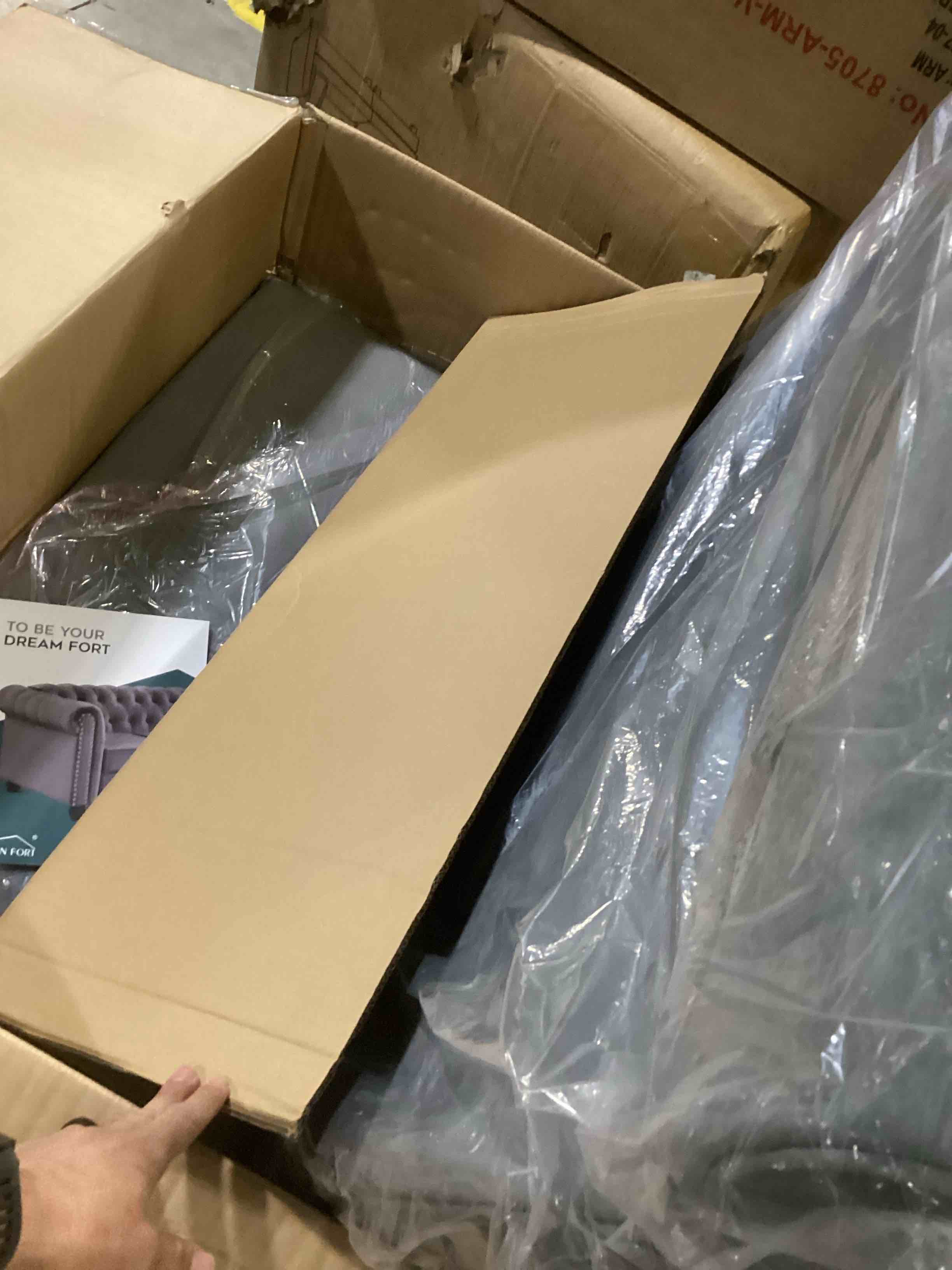 https://s3.amazonaws.com/lotting-images-prod/bidfta/YEL6809783_1738843700770.jpeg