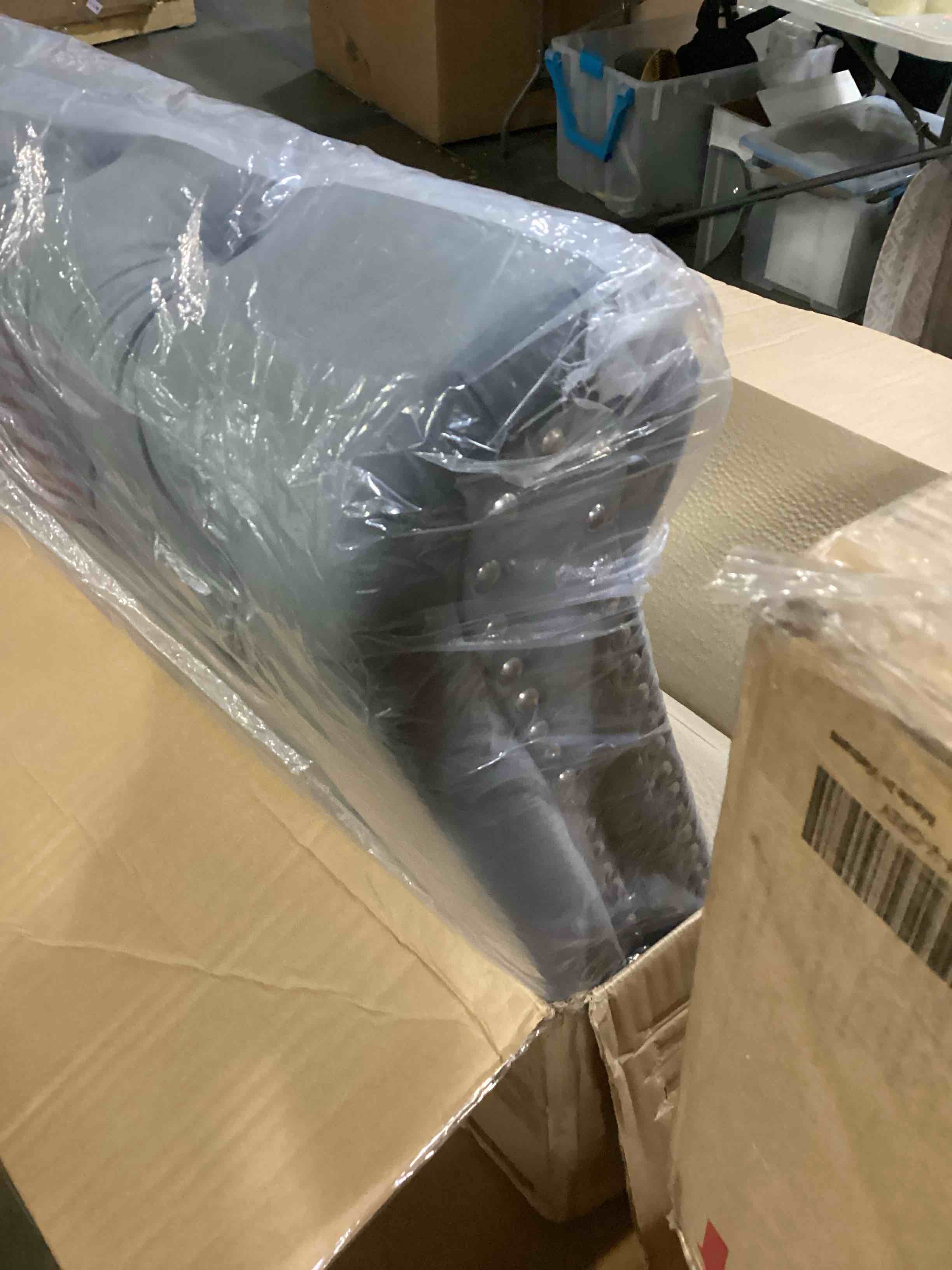 https://s3.amazonaws.com/lotting-images-prod/bidfta/YEL6809783_1738843800481.jpeg