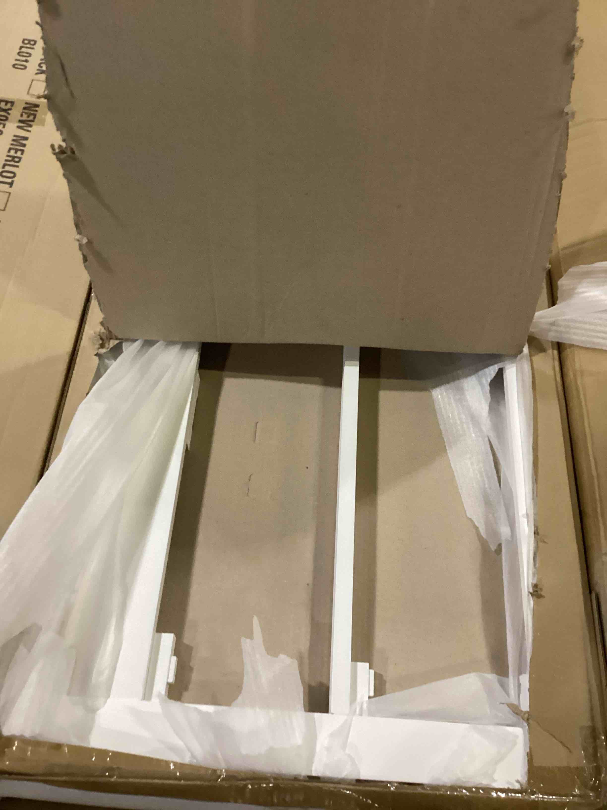 https://s3.amazonaws.com/lotting-images-prod/bidfta/YEL6809819_1738859648340.jpeg