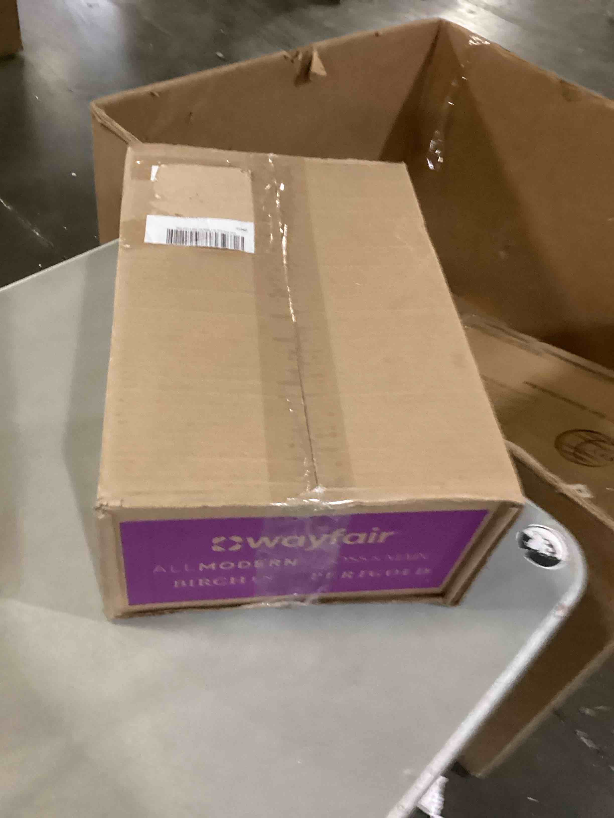 https://s3.amazonaws.com/lotting-images-prod/bidfta/YEL6809972_1738955929407.jpeg