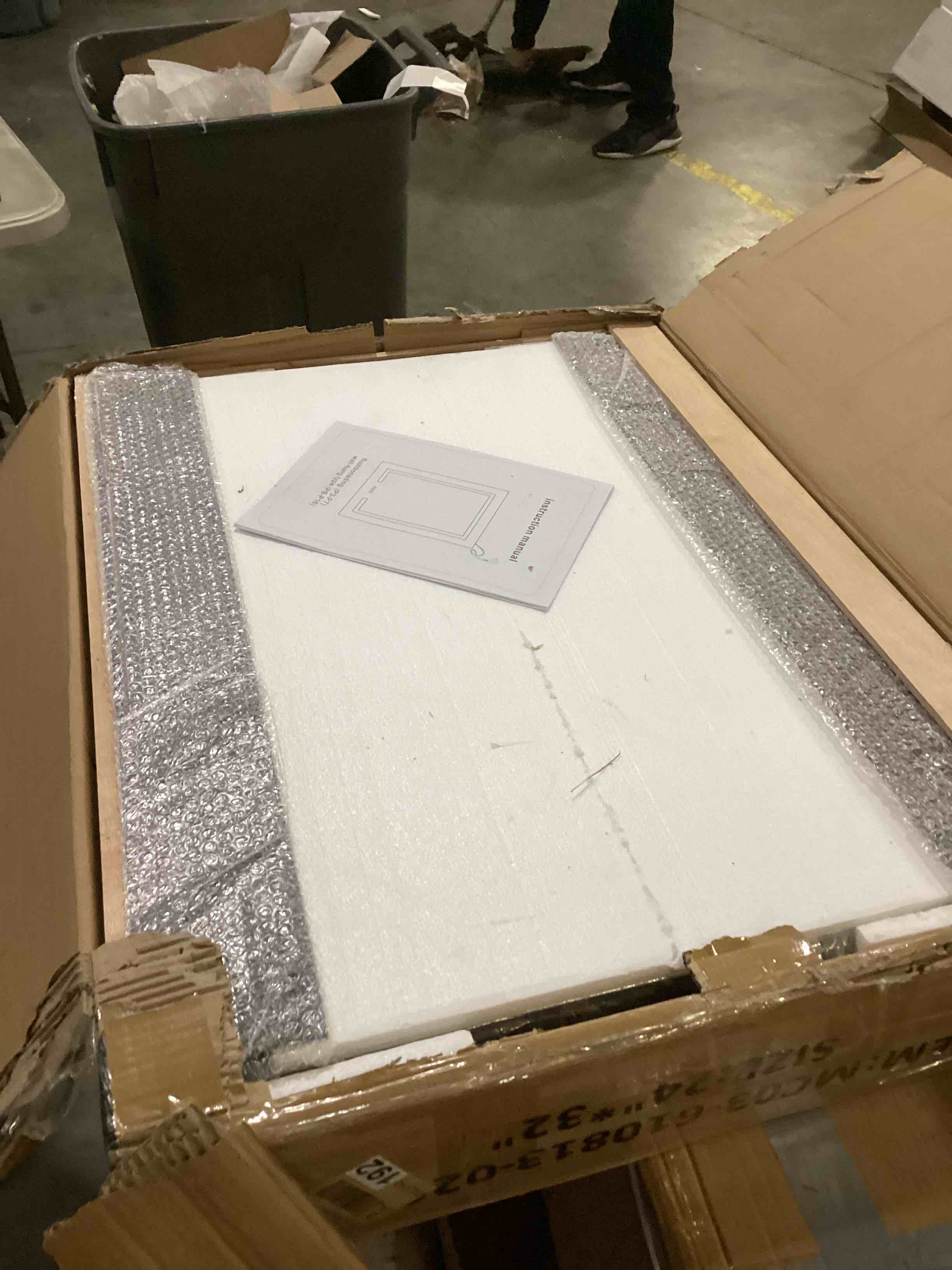 https://s3.amazonaws.com/lotting-images-prod/bidfta/YEL6810062_1739210964900.jpeg