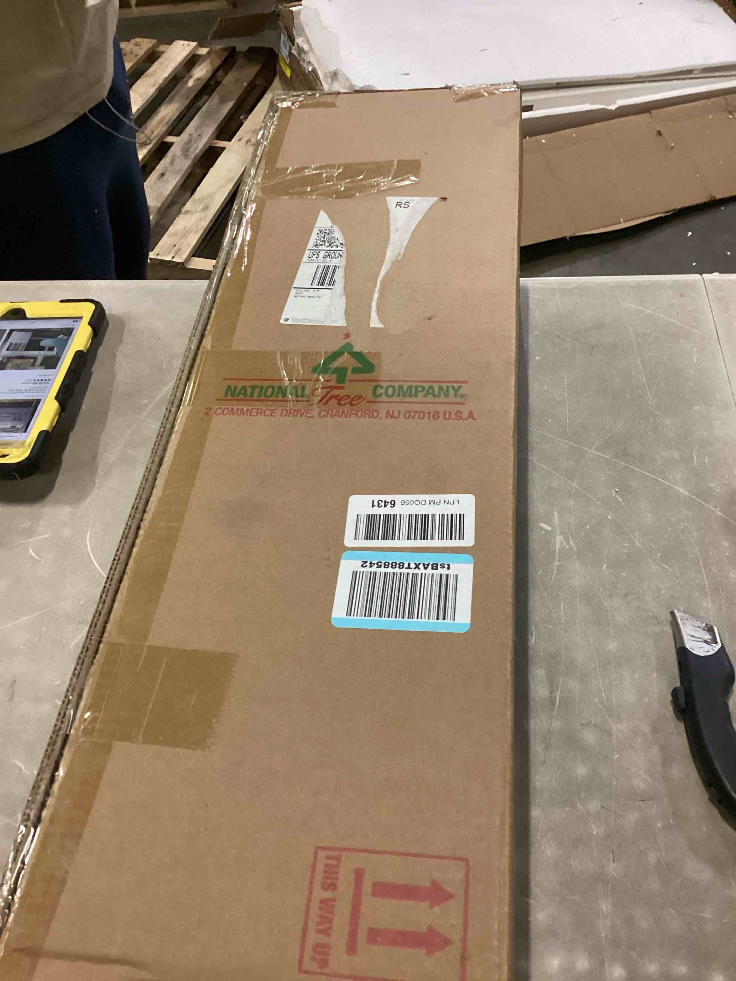 https://s3.amazonaws.com/lotting-images-prod/bidfta/YEL6810582_1736872822348.jpeg