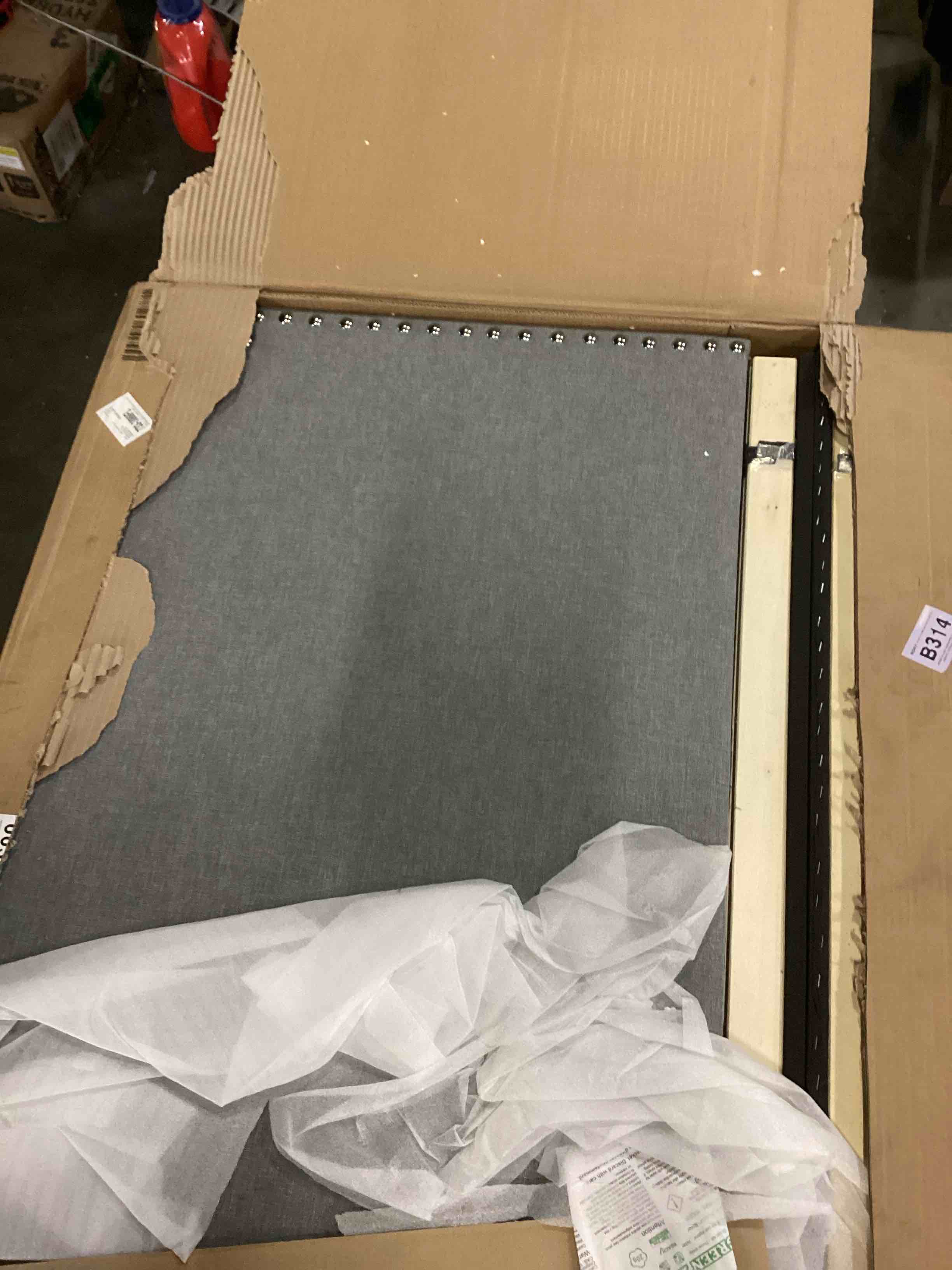 https://s3.amazonaws.com/lotting-images-prod/bidfta/YEL6810702_1736955702431.jpeg