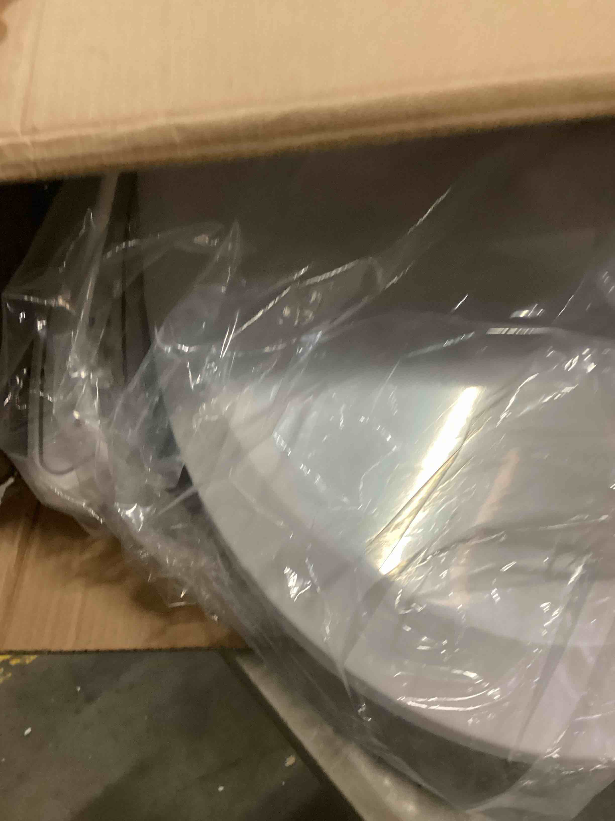 https://s3.amazonaws.com/lotting-images-prod/bidfta/YEL6810835_1737043604680.jpeg