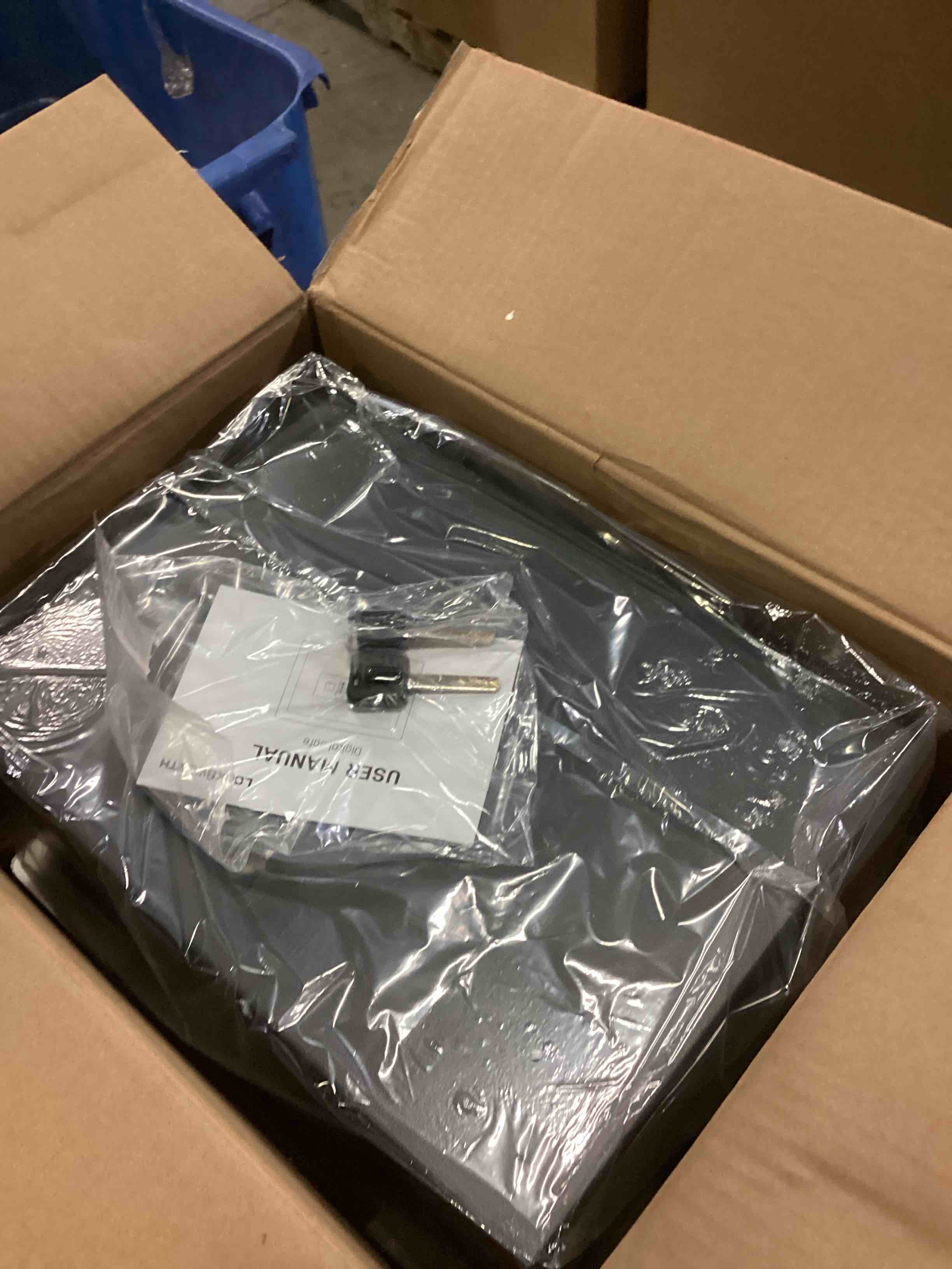 https://s3.amazonaws.com/lotting-images-prod/bidfta/YEL6810852_1737049158387.jpeg