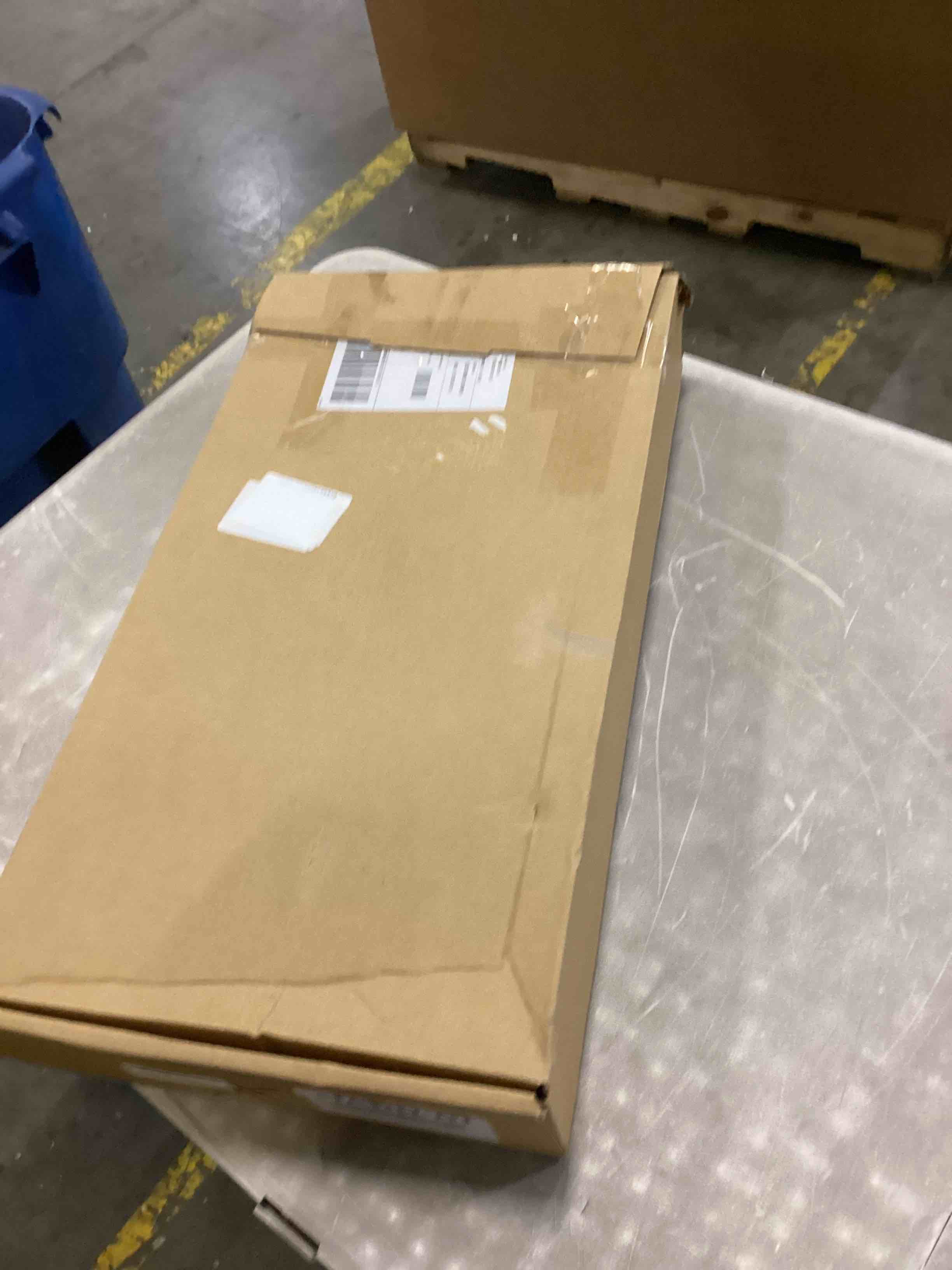 https://s3.amazonaws.com/lotting-images-prod/bidfta/YEL6810862_1737050593209.jpeg