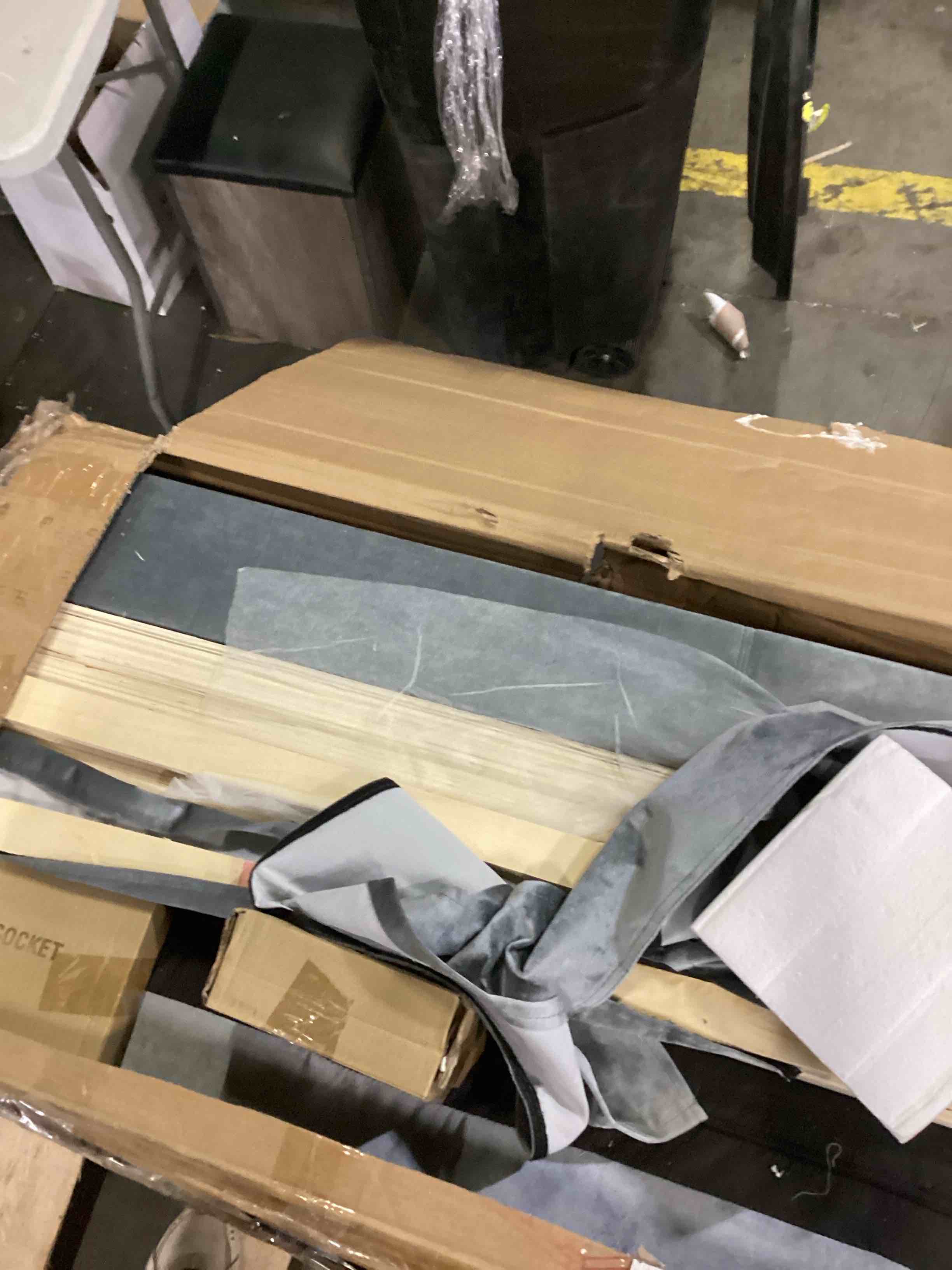 https://s3.amazonaws.com/lotting-images-prod/bidfta/YEL6811142_1737477036020.jpeg
