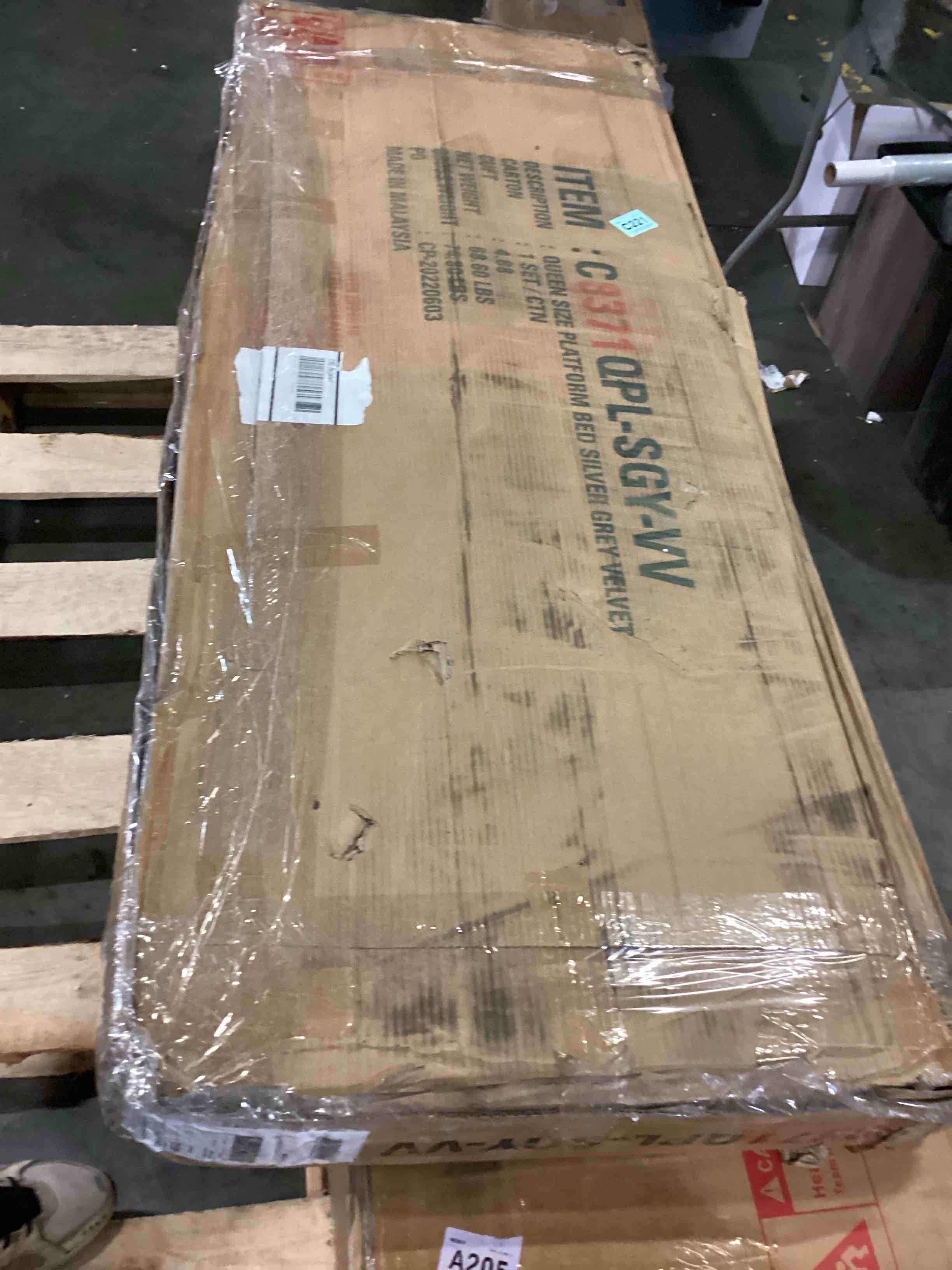 https://s3.amazonaws.com/lotting-images-prod/bidfta/YEL6811142_1737477157628.jpeg