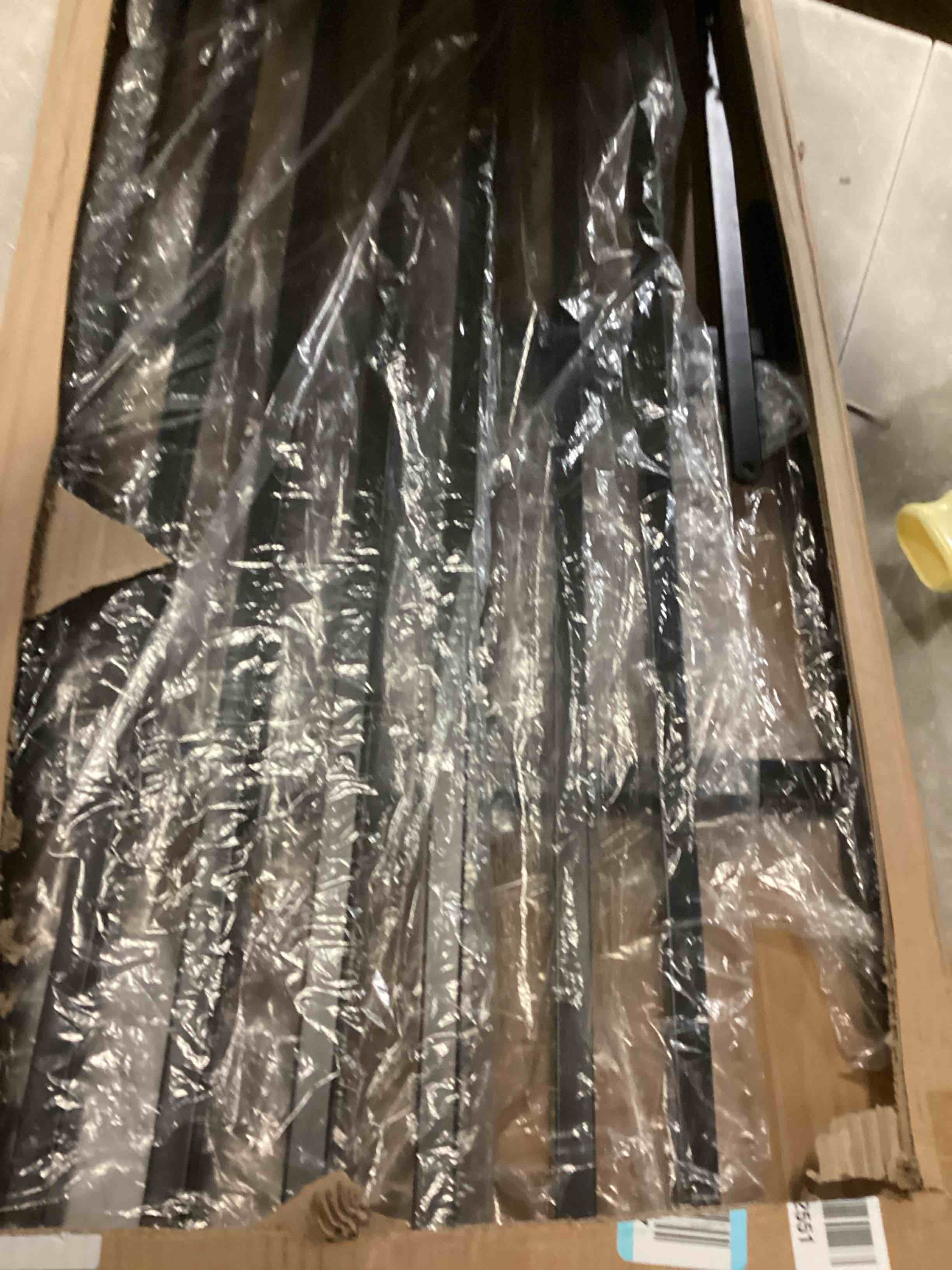 https://s3.amazonaws.com/lotting-images-prod/bidfta/YEL6811216_1737556022152.jpeg