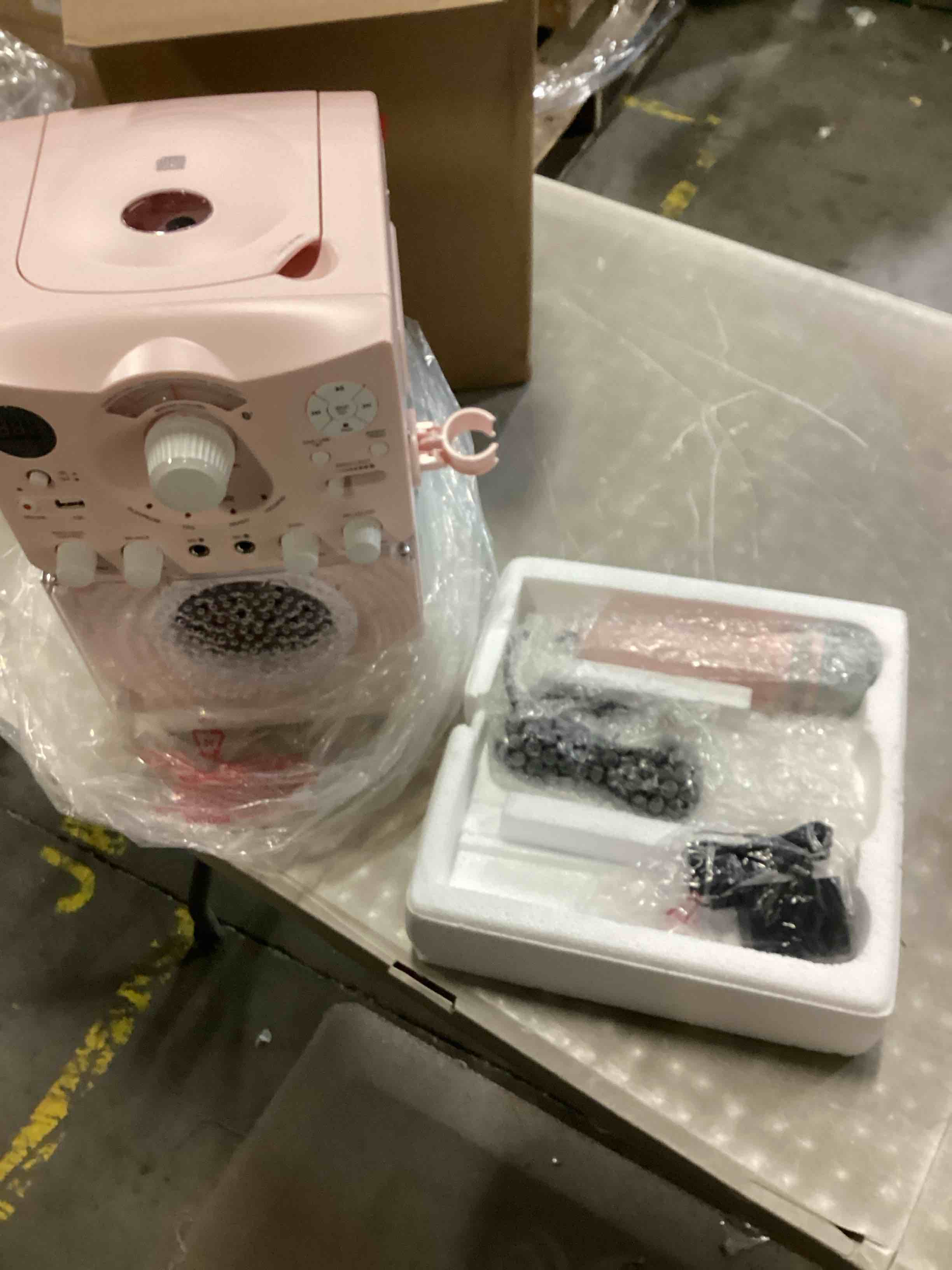https://s3.amazonaws.com/lotting-images-prod/bidfta/YEL6811343_1737638442405.jpeg