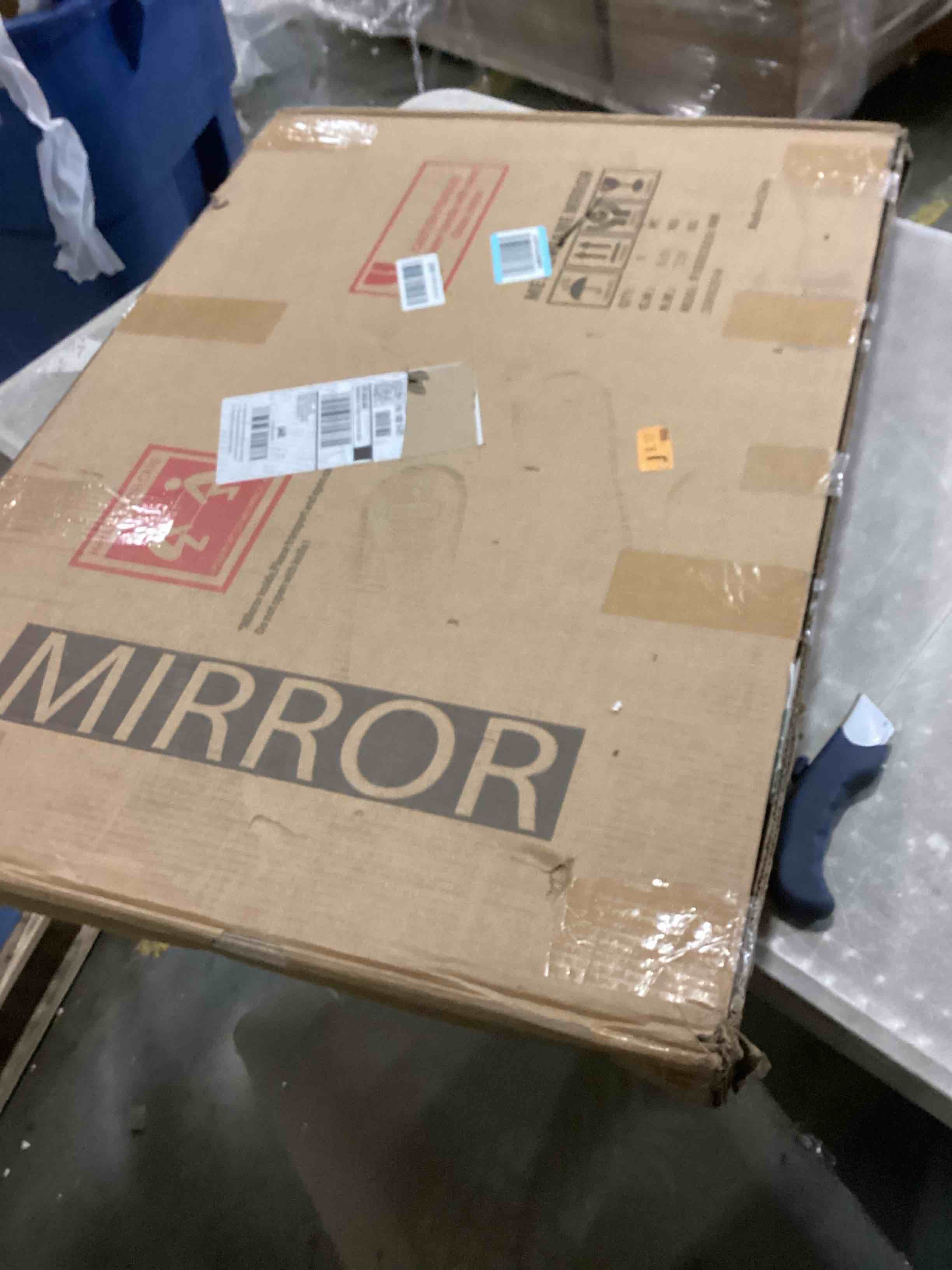 https://s3.amazonaws.com/lotting-images-prod/bidfta/YEL6811473_1737724708315.jpeg
