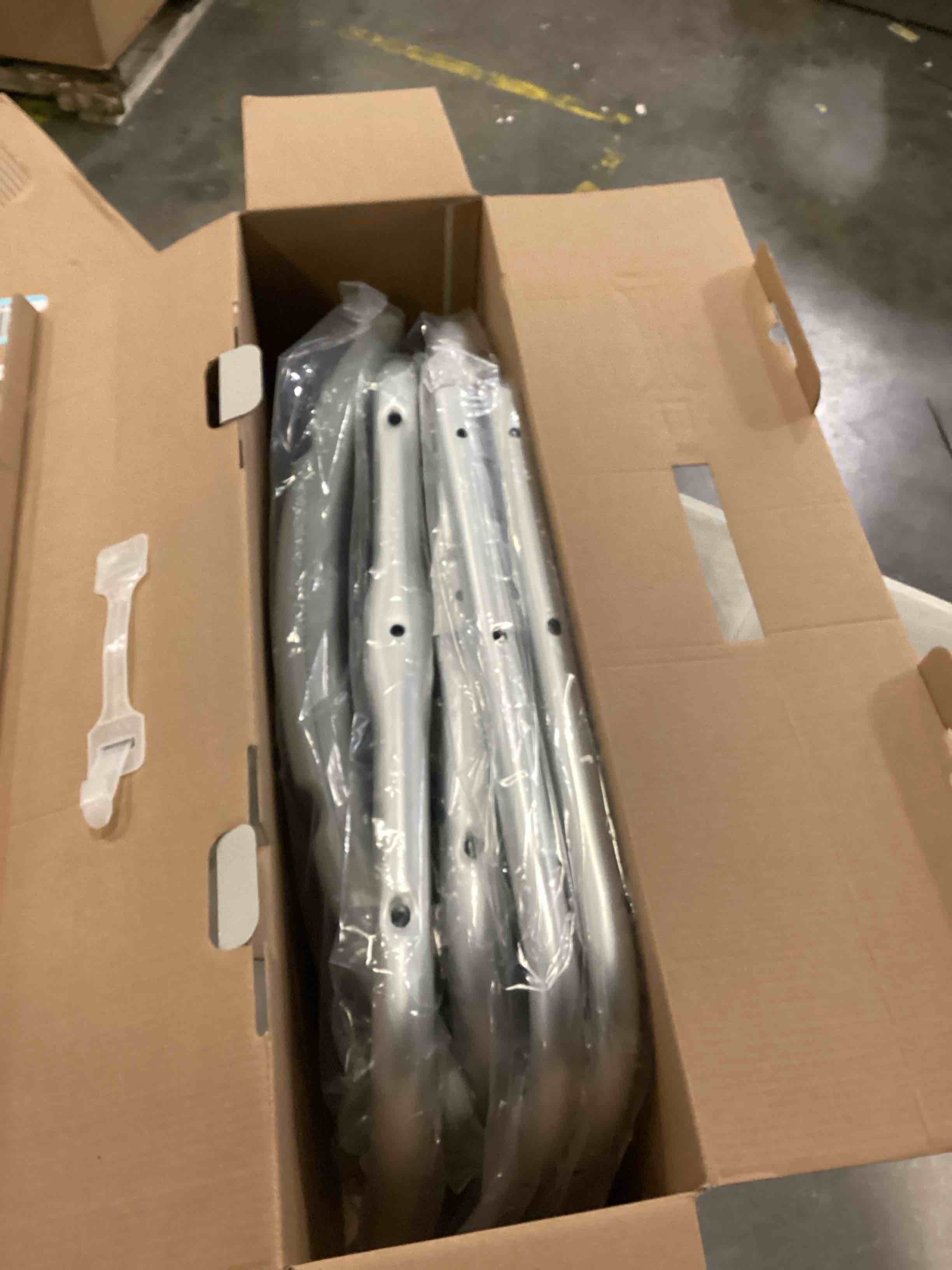 https://s3.amazonaws.com/lotting-images-prod/bidfta/YEL6811815_1738071341286.jpeg