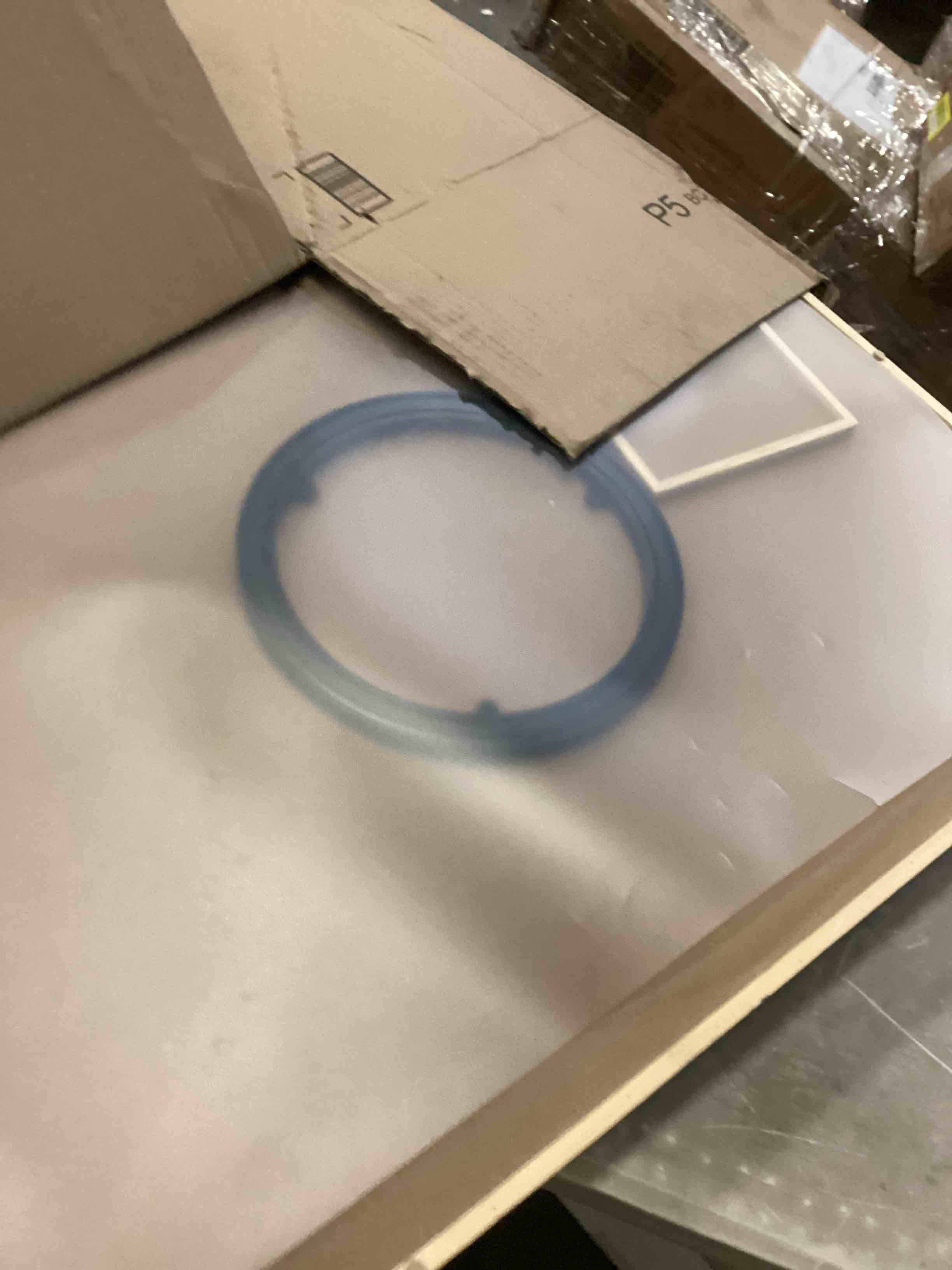 https://s3.amazonaws.com/lotting-images-prod/bidfta/YEL6811886_1738087008982.jpeg