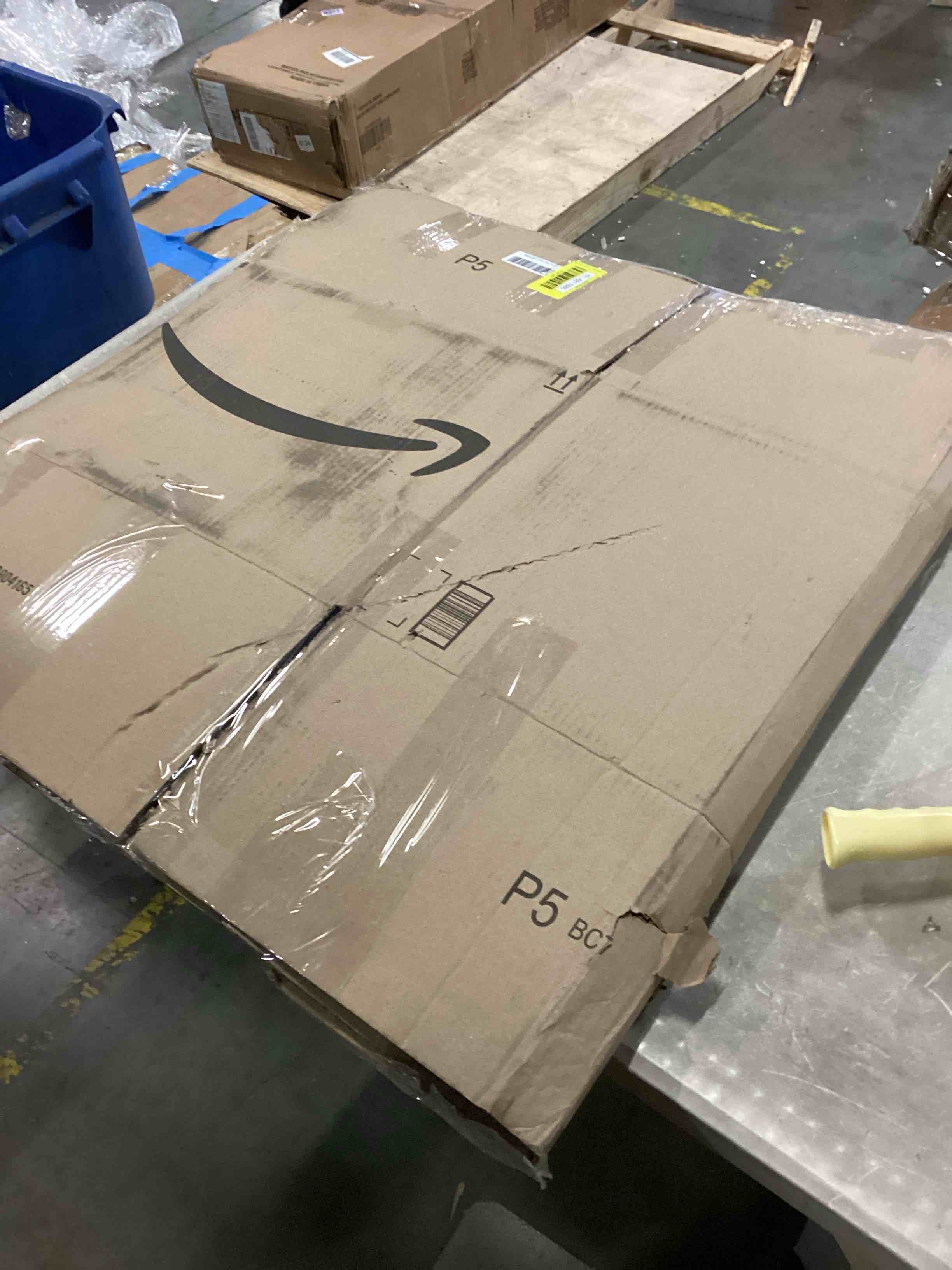 https://s3.amazonaws.com/lotting-images-prod/bidfta/YEL6811886_1738087098576.jpeg