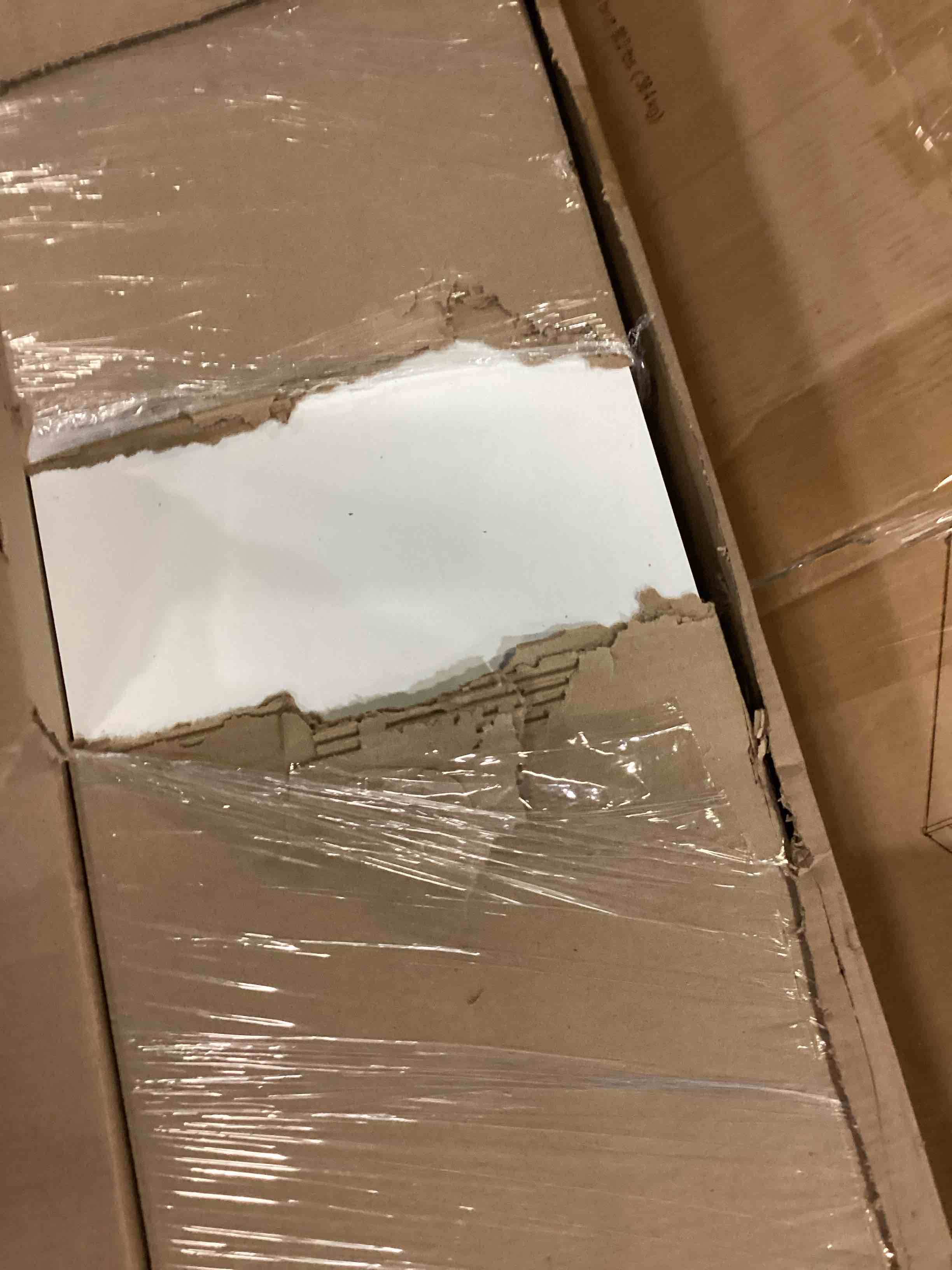 https://s3.amazonaws.com/lotting-images-prod/bidfta/YEL6811921_1738162047395.jpeg