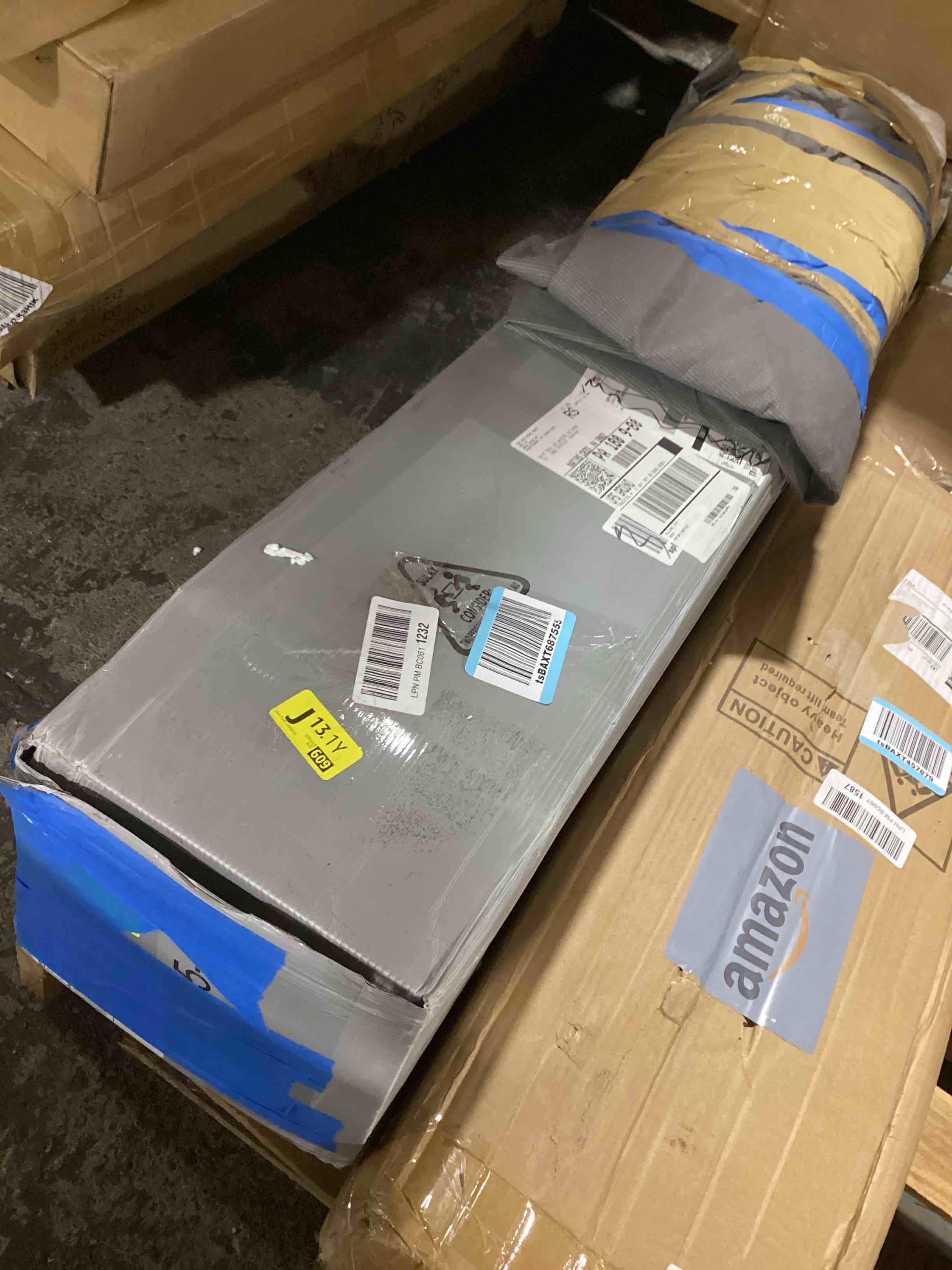 https://s3.amazonaws.com/lotting-images-prod/bidfta/YEL6812015_1729797090853.jpeg