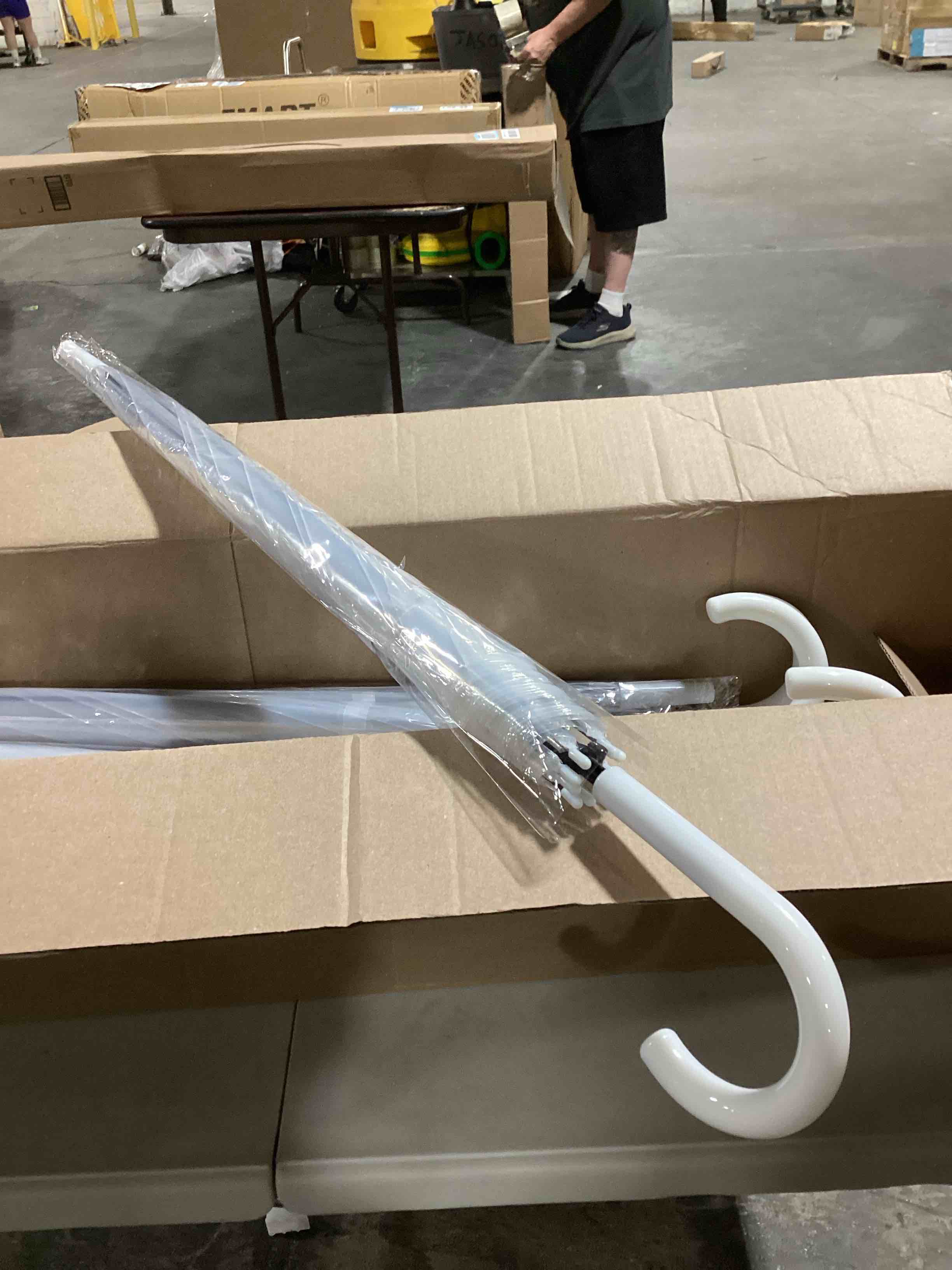 https://s3.amazonaws.com/lotting-images-prod/bidfta/YEL6812059_1729861255429.jpeg